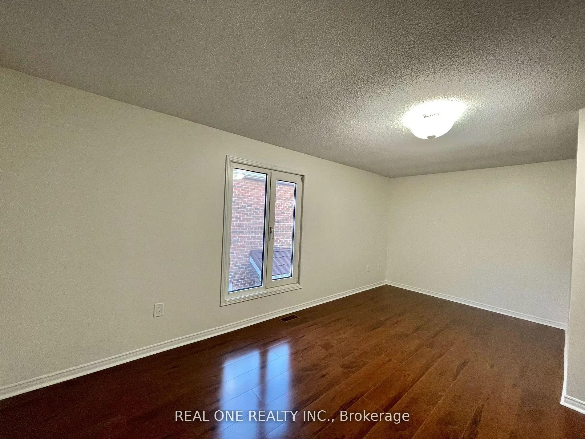 Photo 8 of 2 Heathmore Court, Markham, Unionville — HOMEH