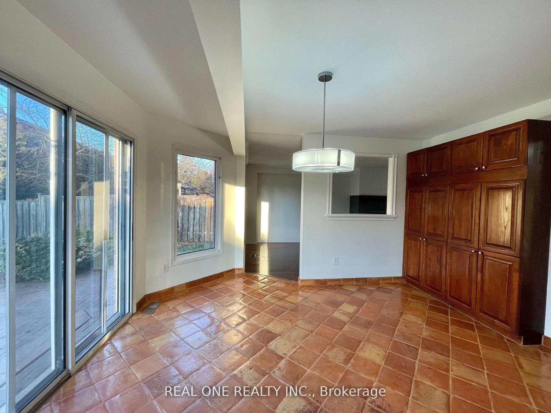 Photo 13 of 2 Heathmore Court, Markham, Unionville — HOMEH