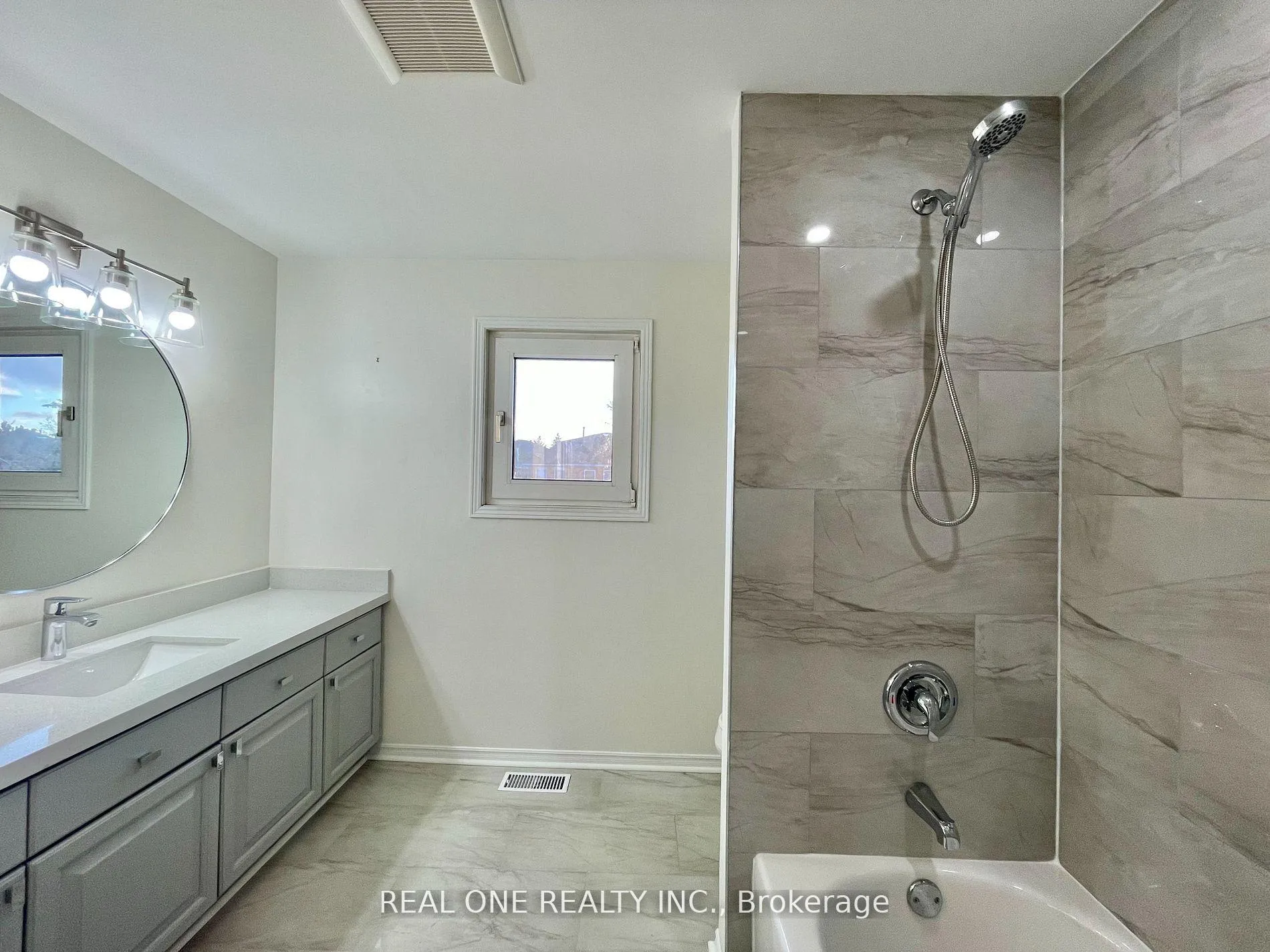 Photo 25 of 2 Heathmore Court, Markham, Unionville — HOMEH