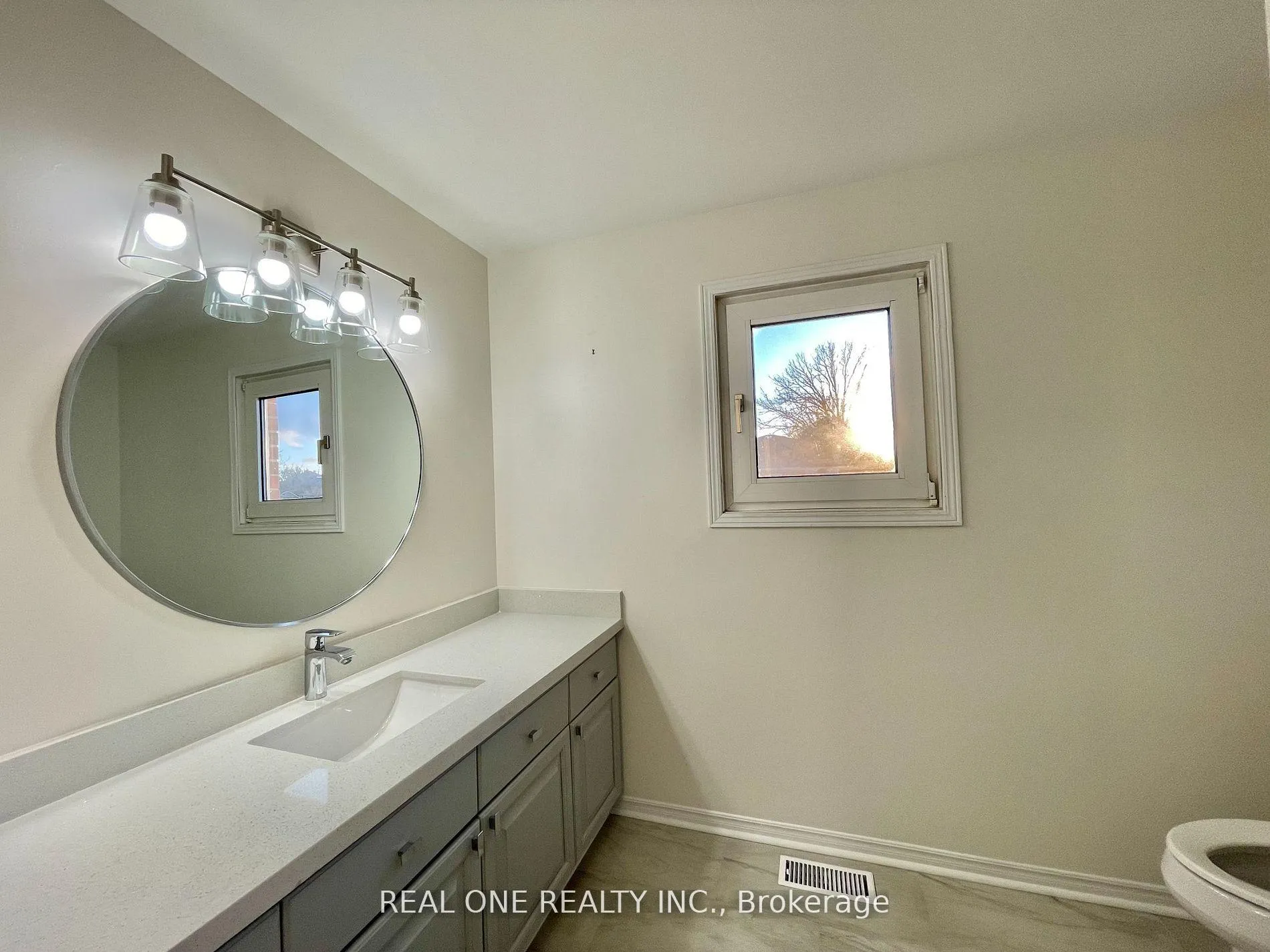 Photo 26 of 2 Heathmore Court, Markham, Unionville — HOMEH