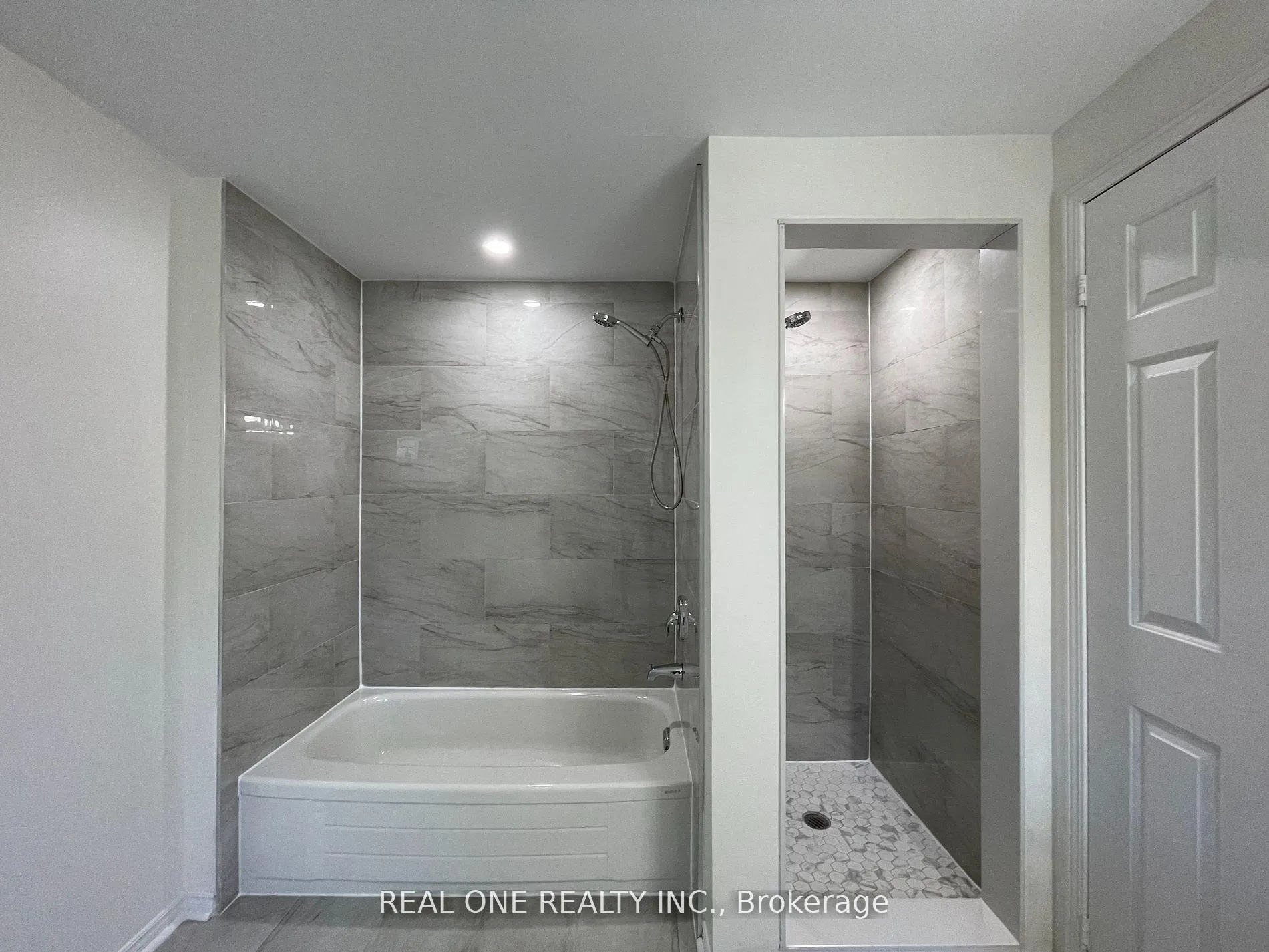 Photo 28 of 2 Heathmore Court, Markham, Unionville — HOMEH