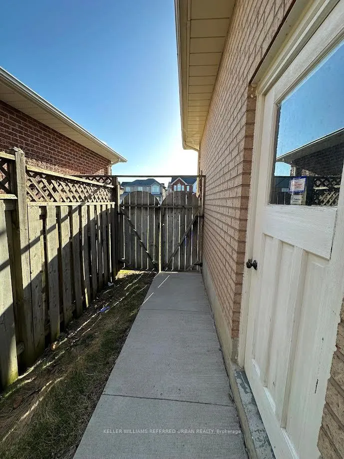 Photo 12 of 1903 Rosebank Road, Pickering, Amberlea — HOMEH