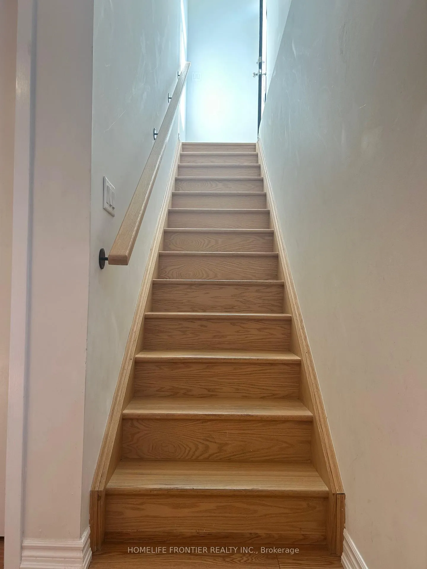 Photo 4 of Unit (Lower Level) Unit 1, 2 Valleybrook Road, Barrie, Innis-Shore — HOMEH