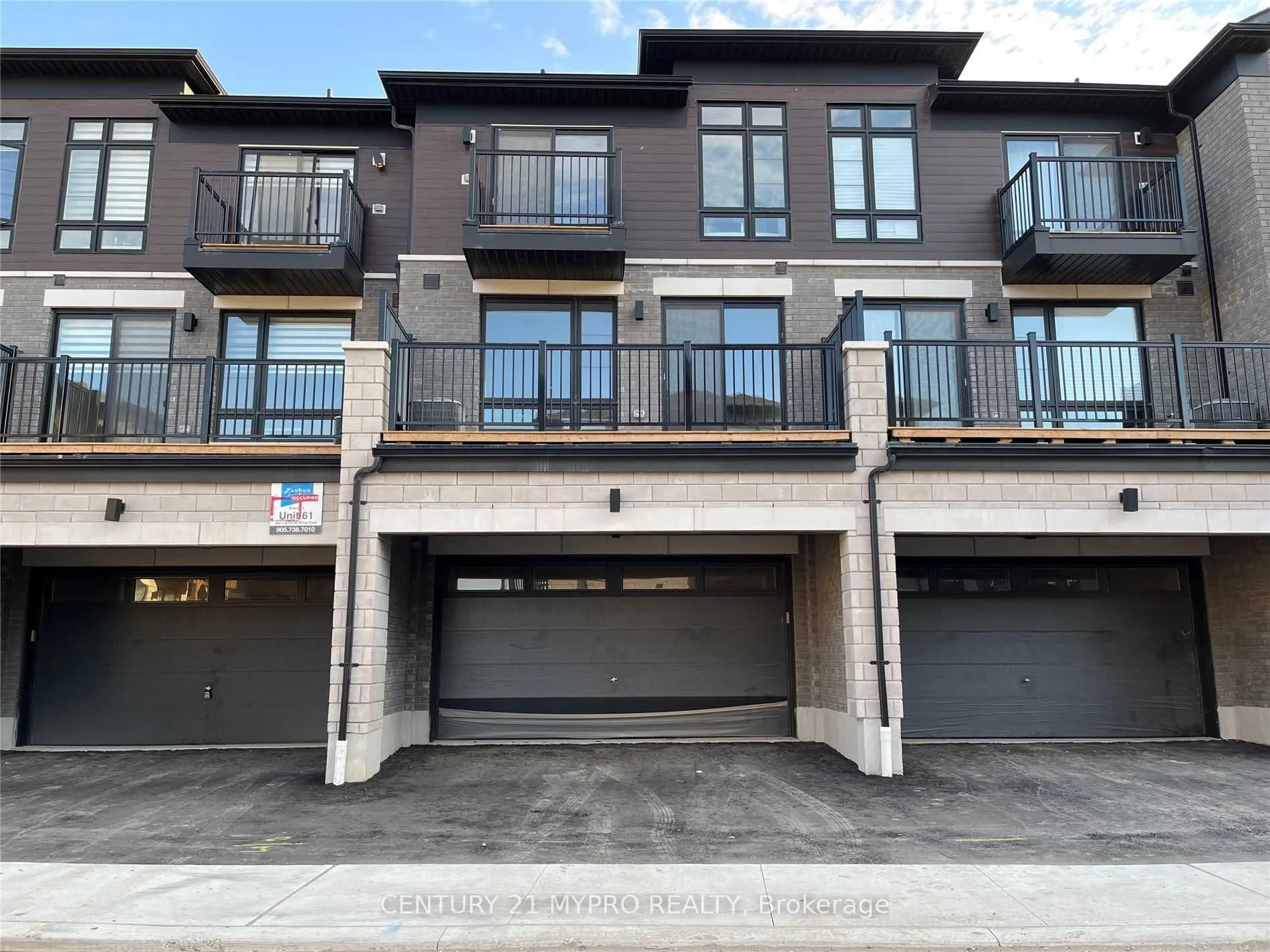 Photo 2 of 278 Carnwith Drive E, Whitby, Brooklin — HOMEH