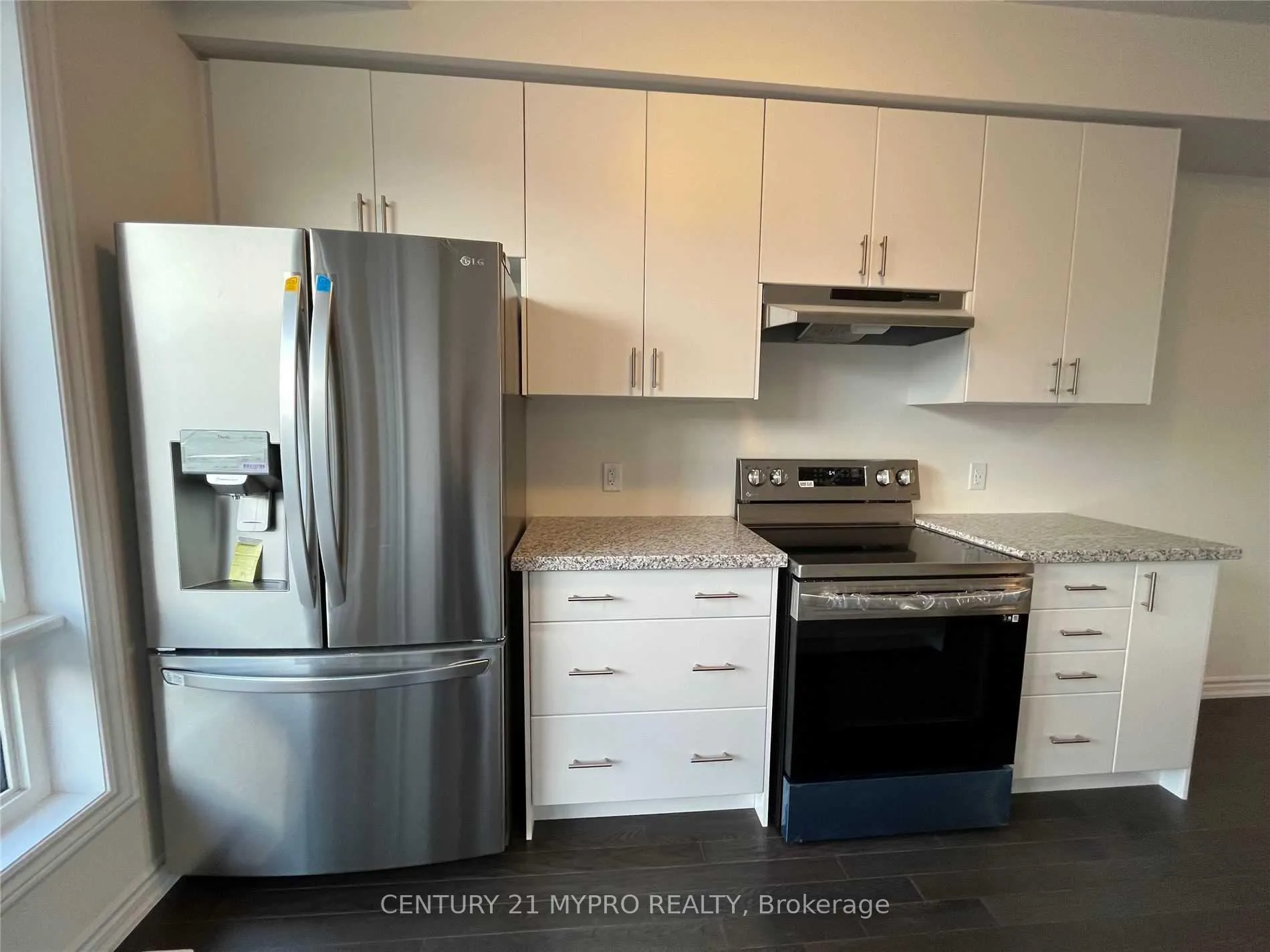 Photo 4 of 278 Carnwith Drive E, Whitby, Brooklin — HOMEH
