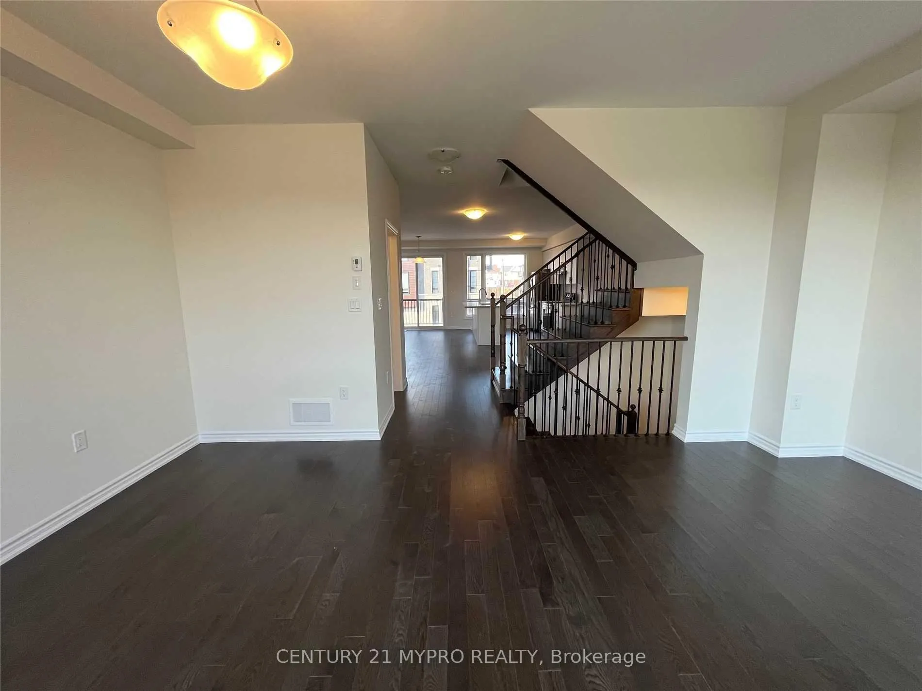 Photo 7 of 278 Carnwith Drive E, Whitby, Brooklin — HOMEH