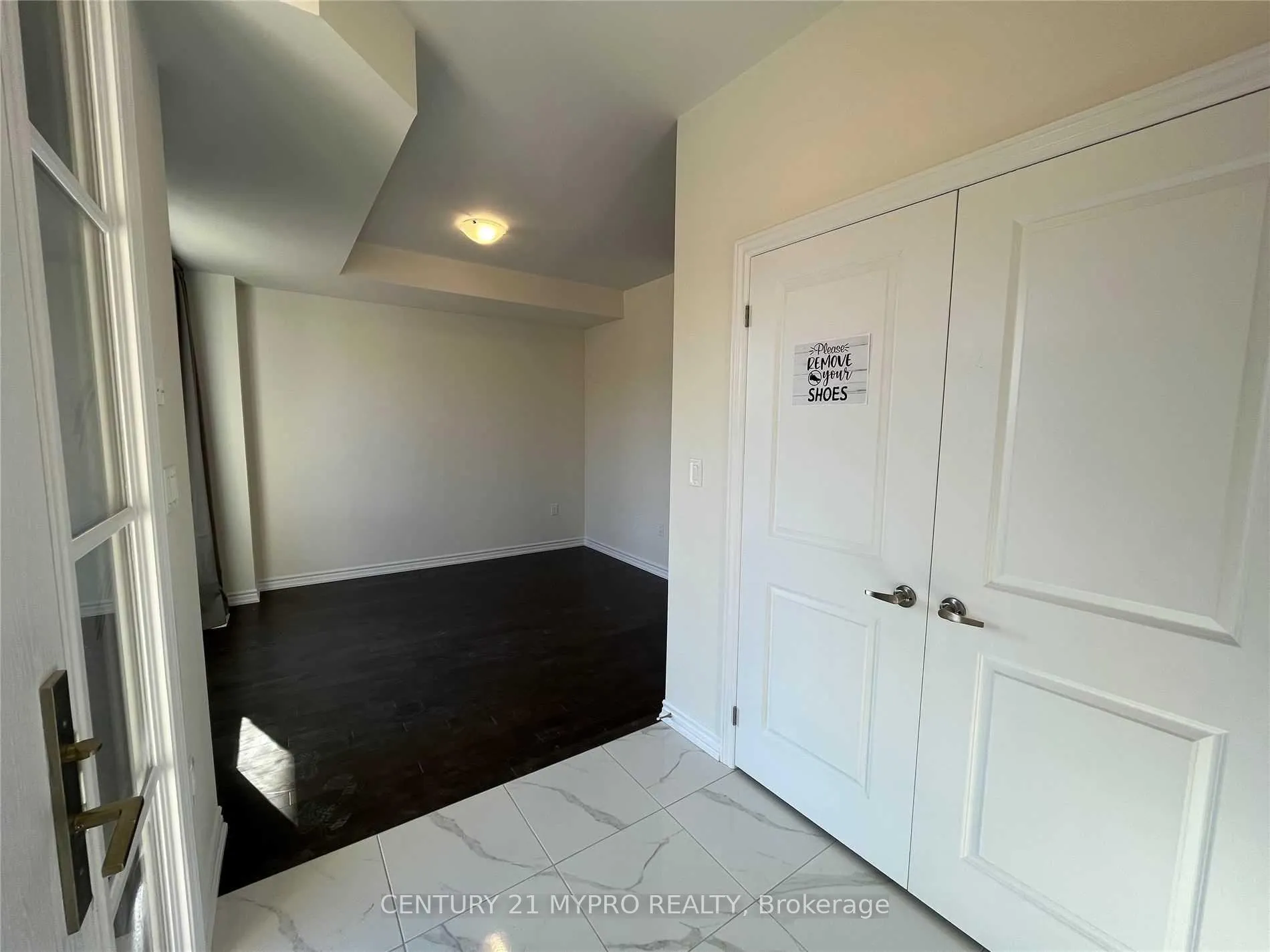 Photo 9 of 278 Carnwith Drive E, Whitby, Brooklin — HOMEH