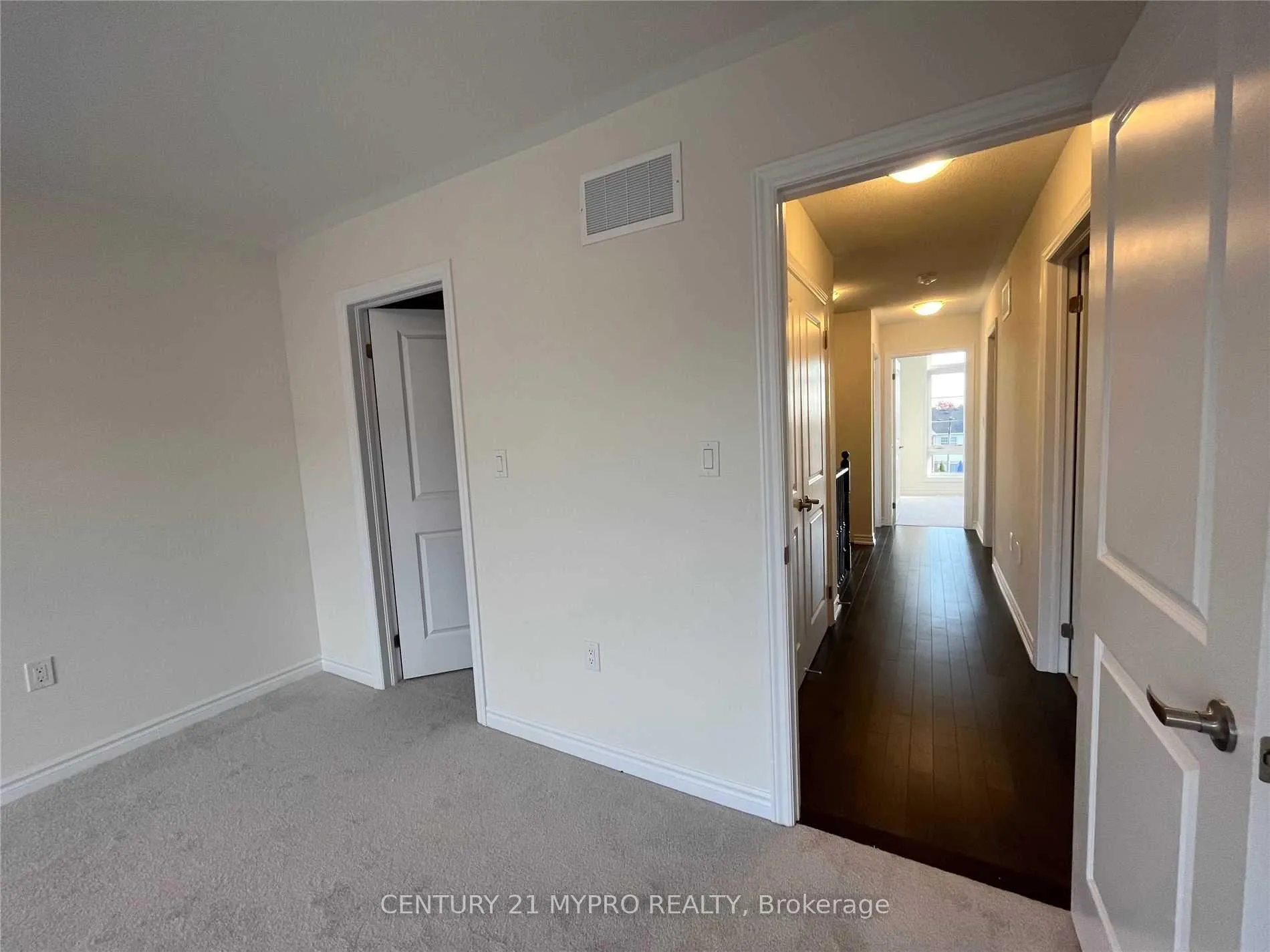 Photo 14 of 278 Carnwith Drive E, Whitby, Brooklin — HOMEH