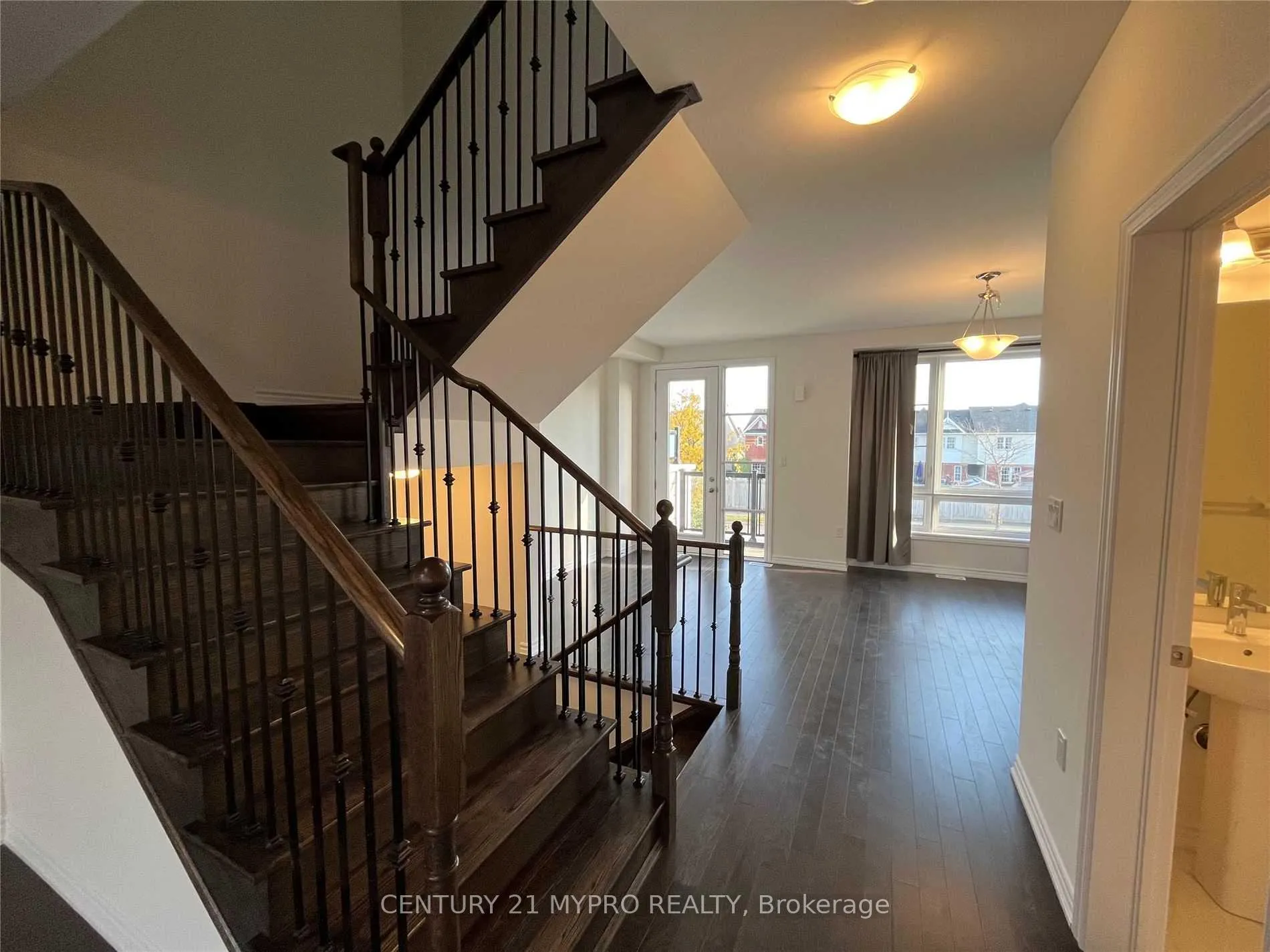 Photo 19 of 278 Carnwith Drive E, Whitby, Brooklin — HOMEH