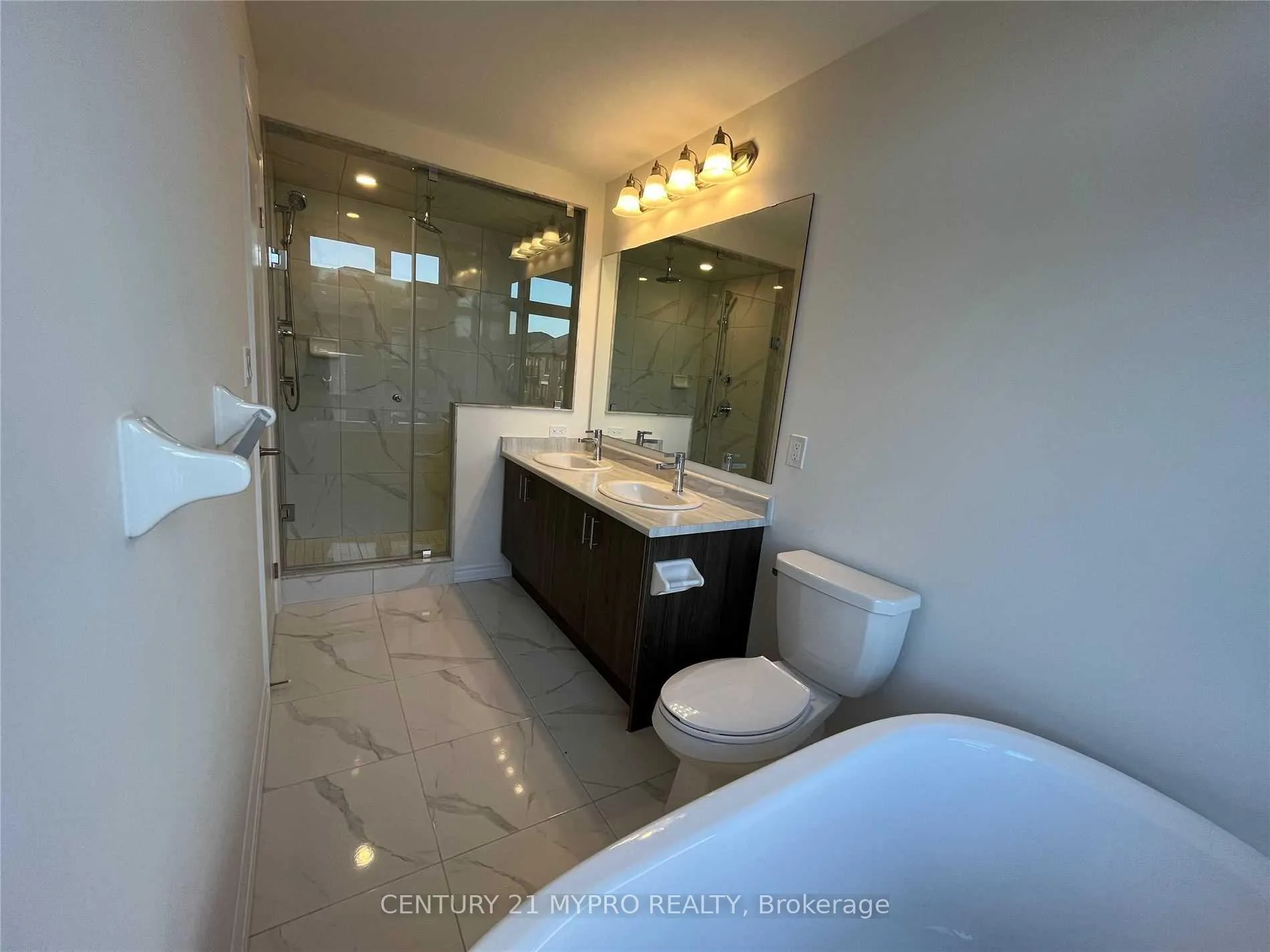 Photo 22 of 278 Carnwith Drive E, Whitby, Brooklin — HOMEH