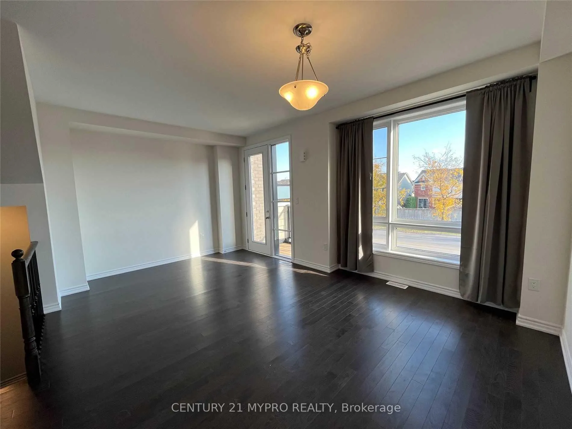 Photo 33 of 278 Carnwith Drive E, Whitby, Brooklin — HOMEH