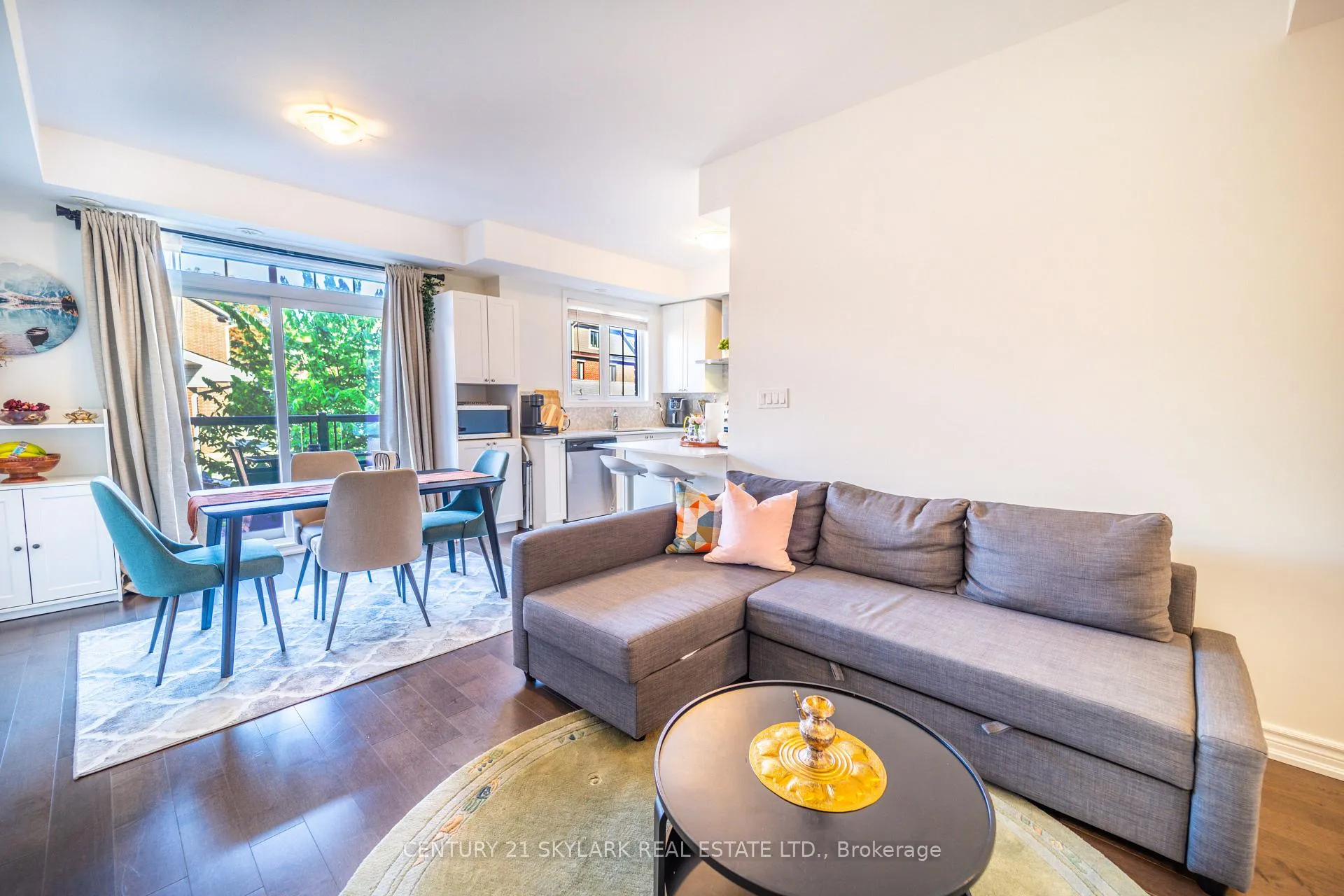 Photo 5 of Unit 6, 196 Pine Grove Road, Vaughan, Islington Woods — HOMEH
