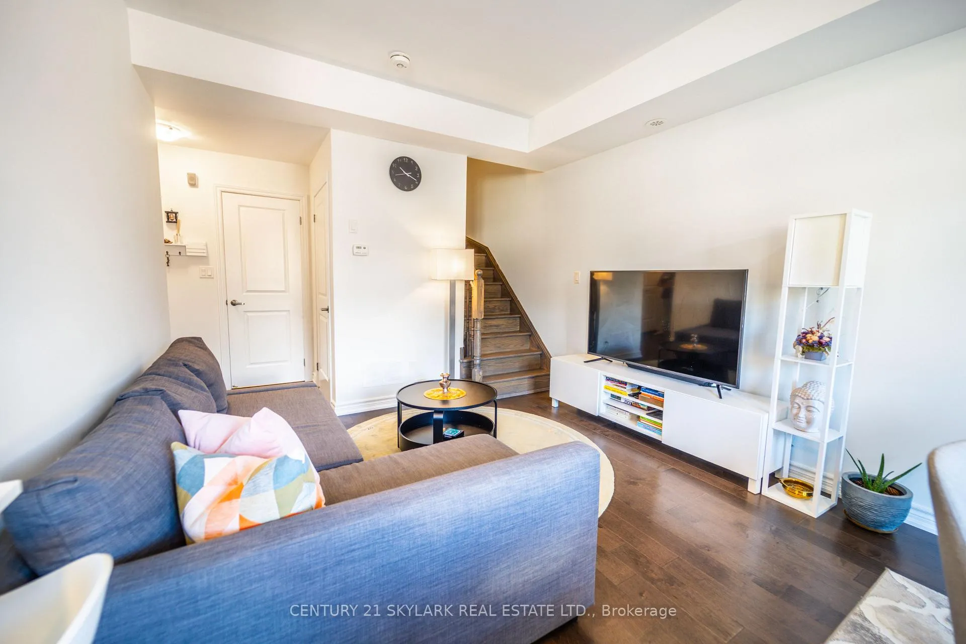 Photo 6 of Unit 6, 196 Pine Grove Road, Vaughan, Islington Woods — HOMEH