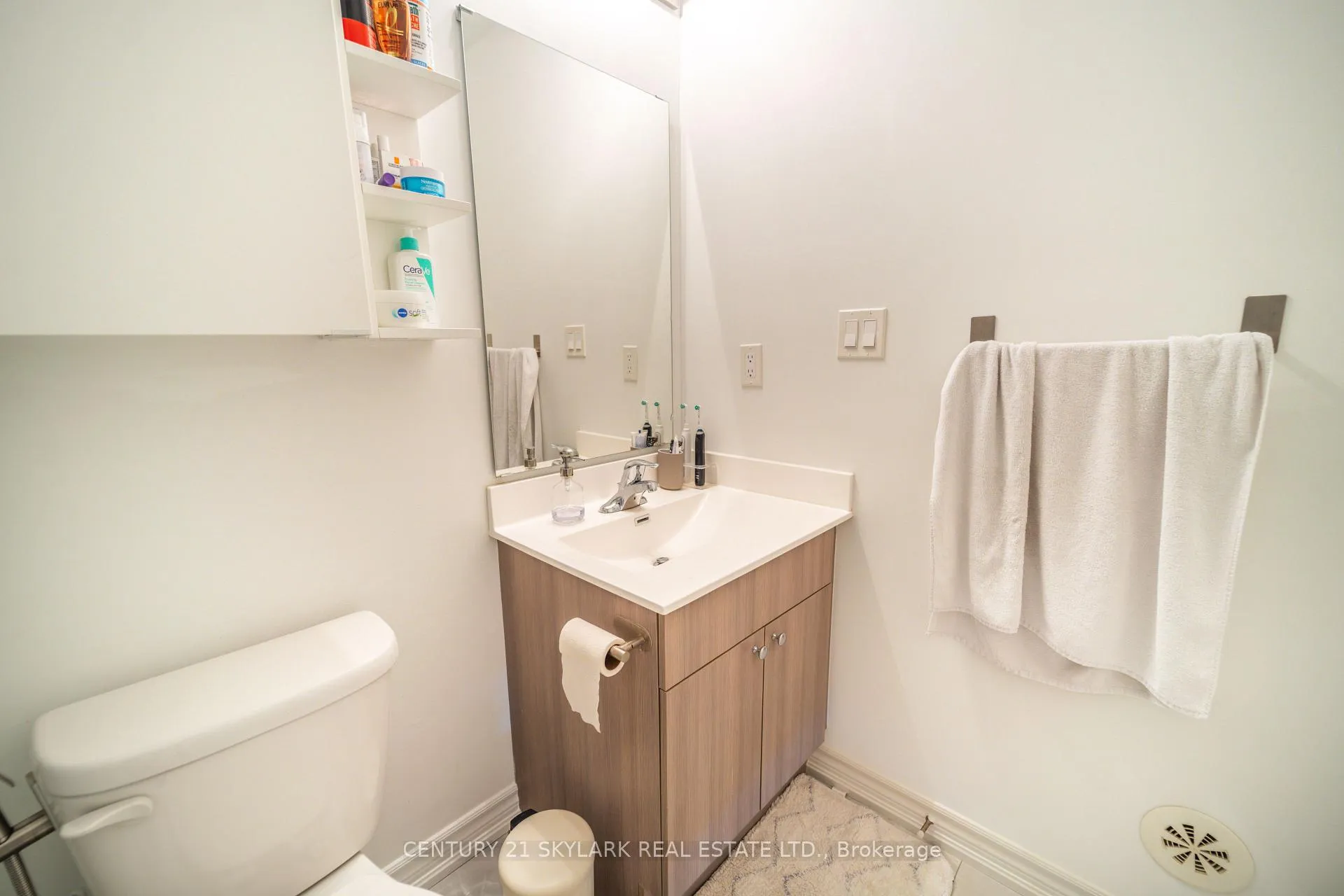 Photo 17 of Unit 6, 196 Pine Grove Road, Vaughan, Islington Woods — HOMEH