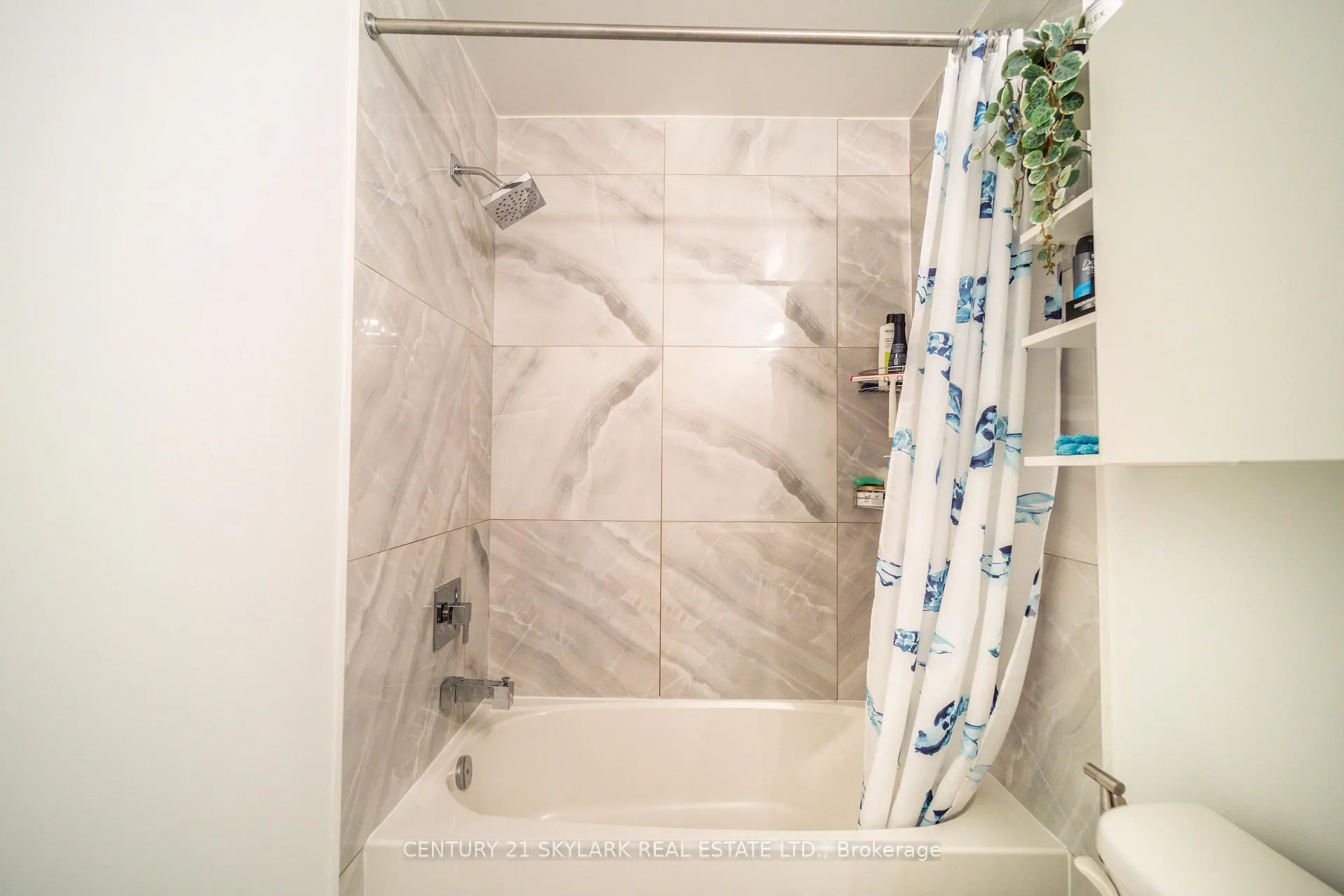 Photo 18 of Unit 6, 196 Pine Grove Road, Vaughan, Islington Woods — HOMEH