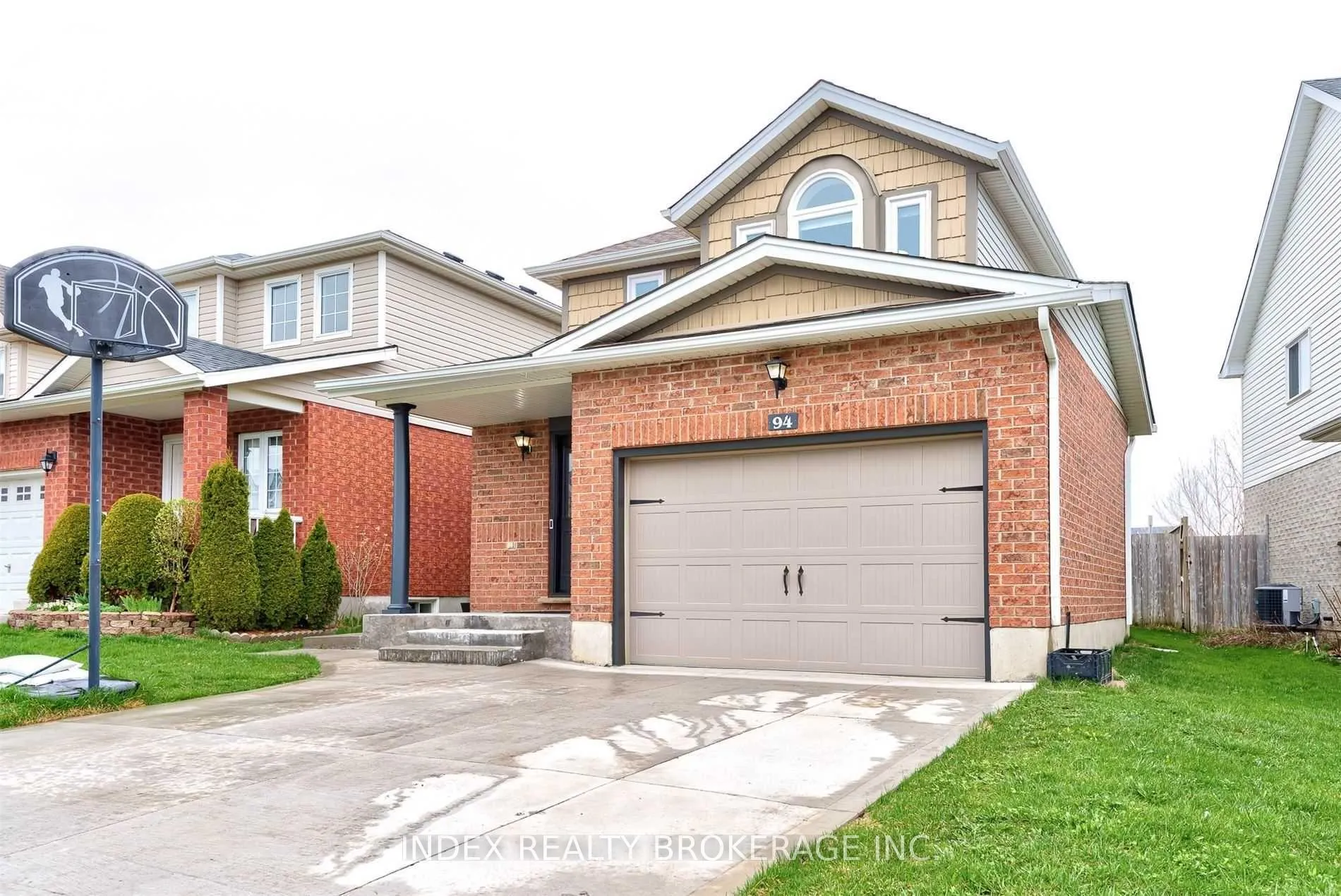 Photo 2 of 94 Blue Lace Crescent, Kitchener — HOMEH