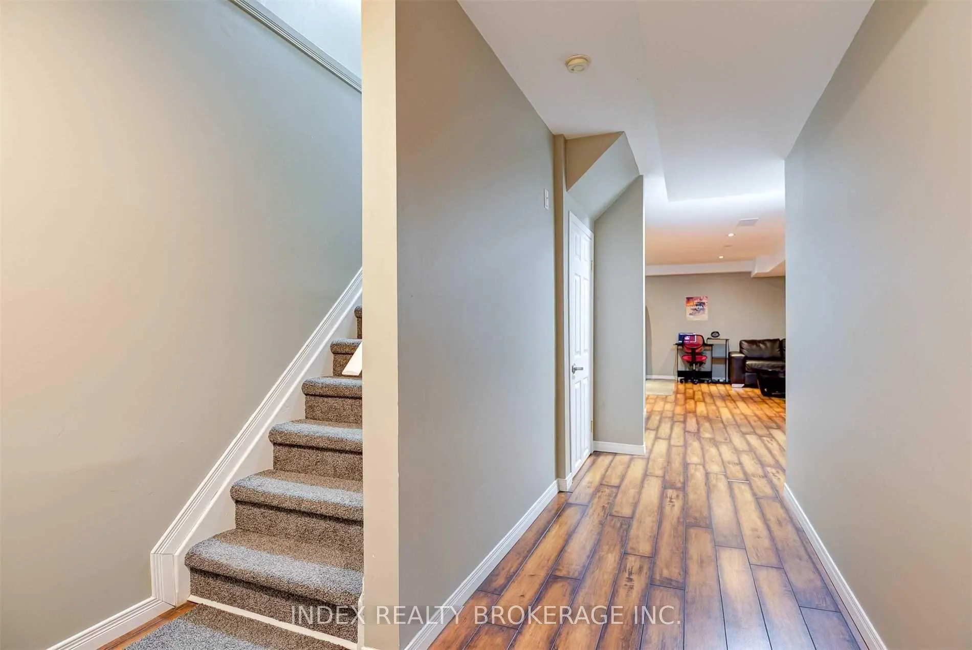 Photo 12 of 94 Blue Lace Crescent, Kitchener — HOMEH