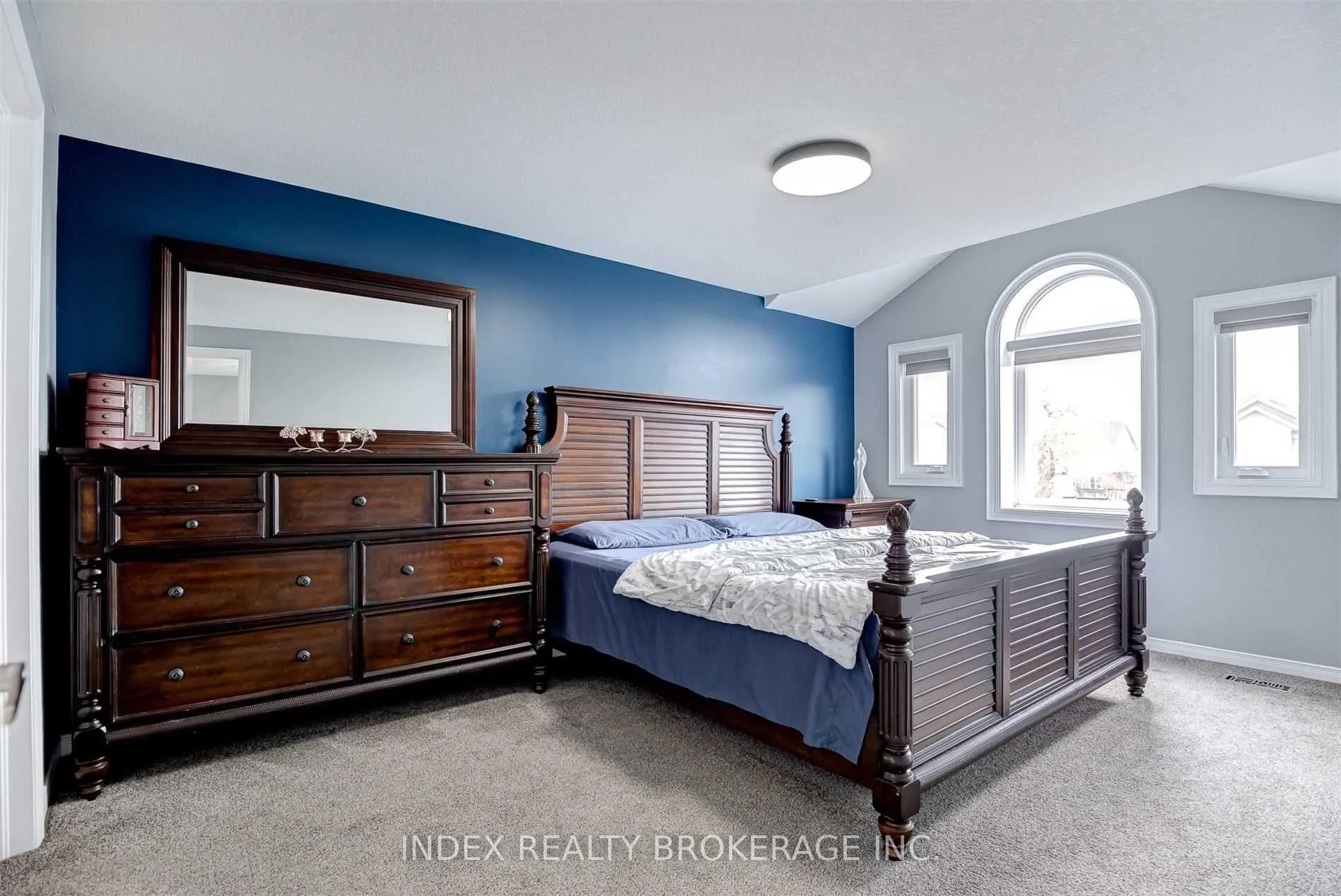 Photo 13 of 94 Blue Lace Crescent, Kitchener — HOMEH