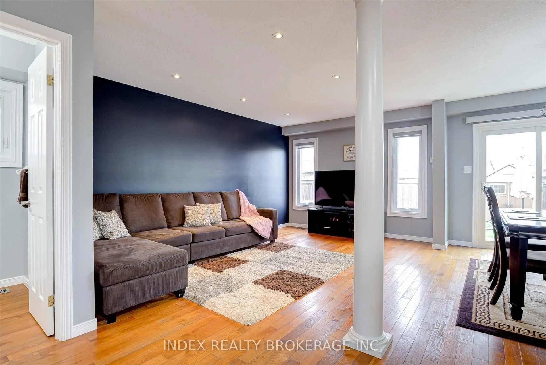 Photo 14 of 94 Blue Lace Crescent, Kitchener — HOMEH