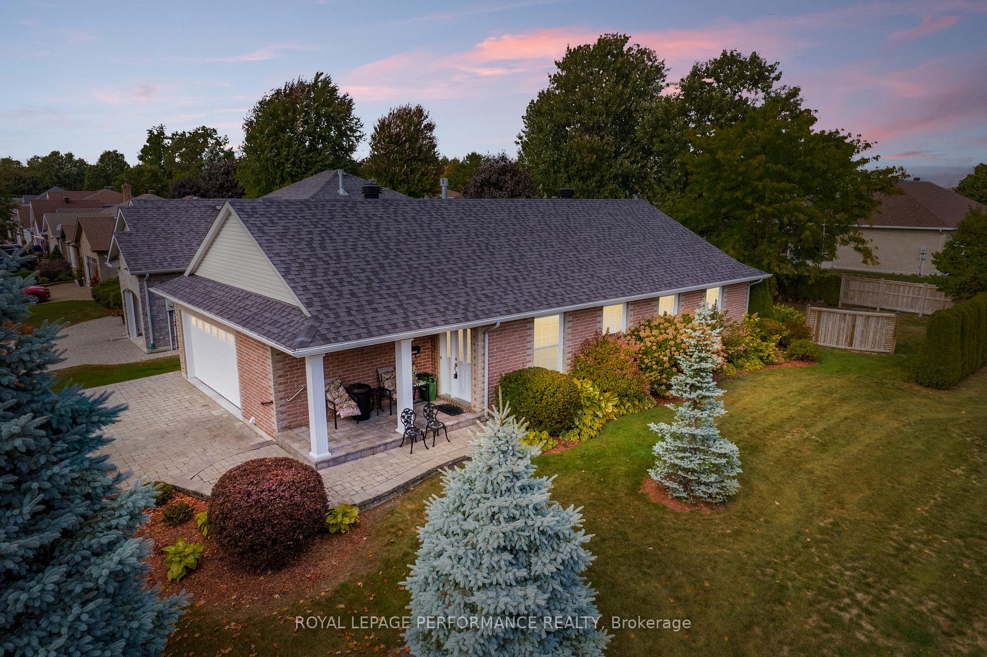 Photo 2 of 541 Dean Drive, Cornwall — HOMEH