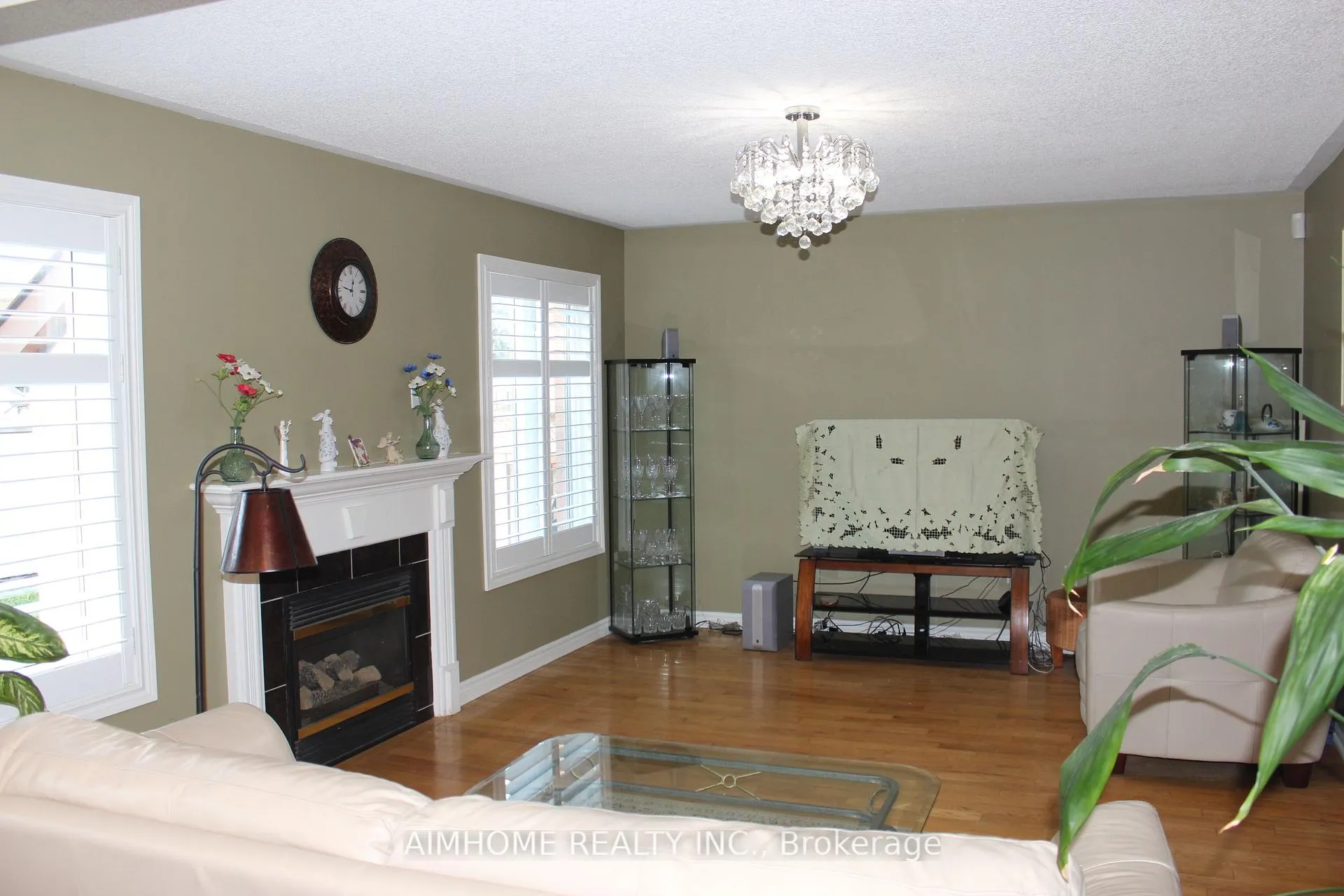 Photo 4 of 64 Weatherill Road, Markham, Berczy — HOMEH