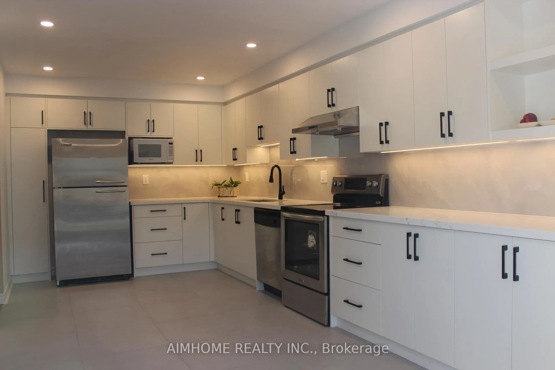 Photo 5 of 64 Weatherill Road, Markham, Berczy — HOMEH