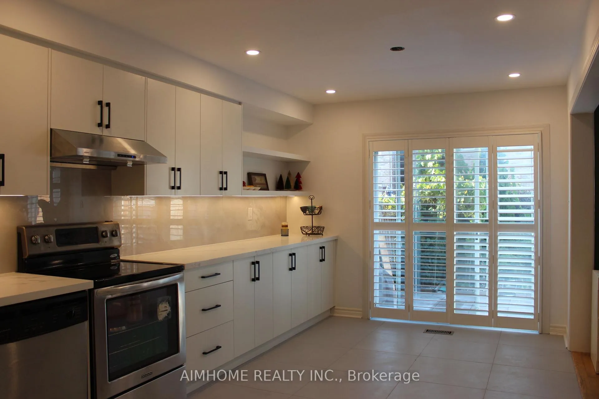 Photo 6 of 64 Weatherill Road, Markham, Berczy — HOMEH