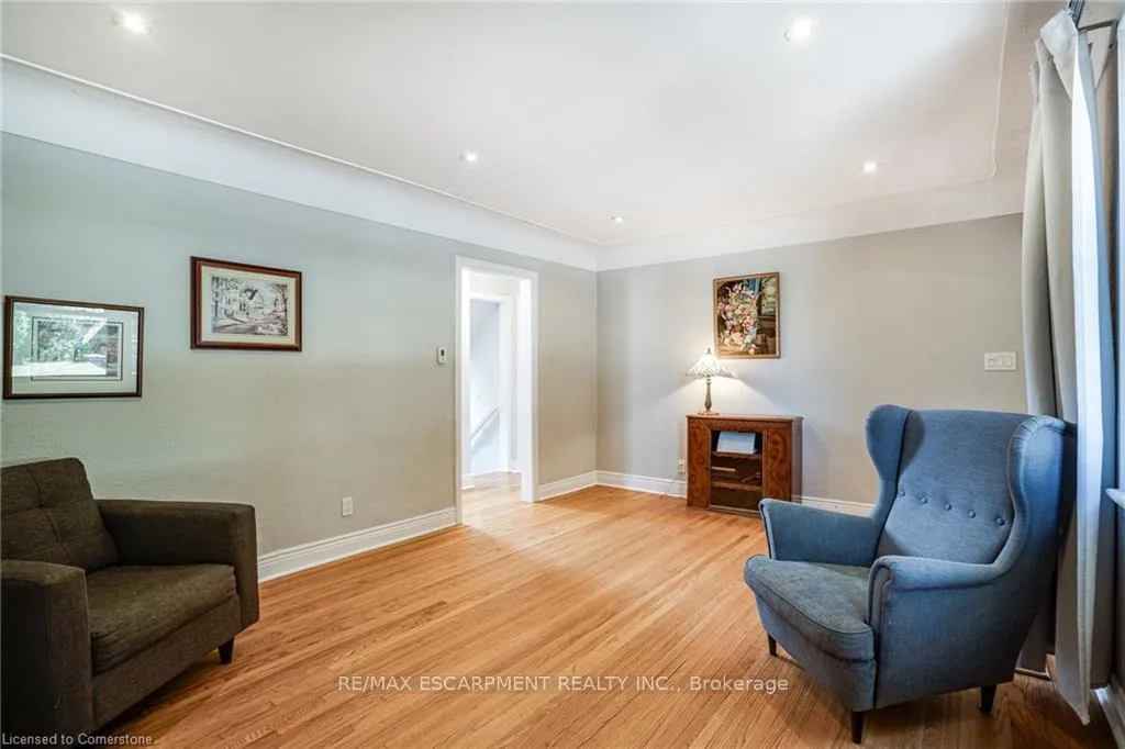 Photo 5 of 51 Ipswich Road, Hamilton, Rosedale — HOMEH