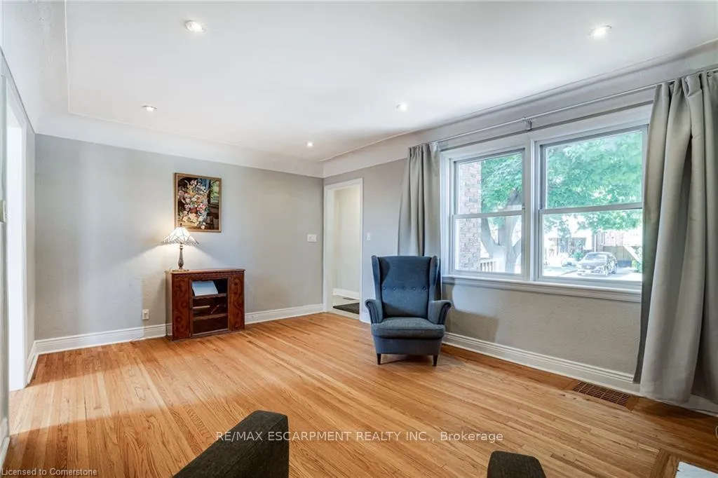 Photo 8 of 51 Ipswich Road, Hamilton, Rosedale — HOMEH