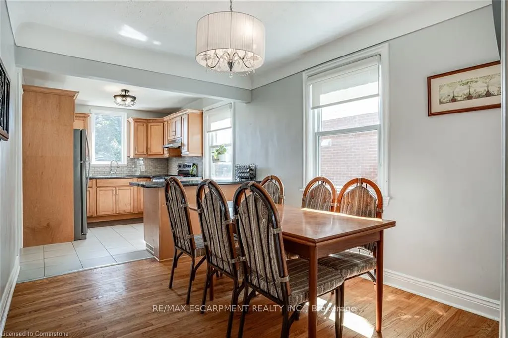 Photo 10 of 51 Ipswich Road, Hamilton, Rosedale — HOMEH