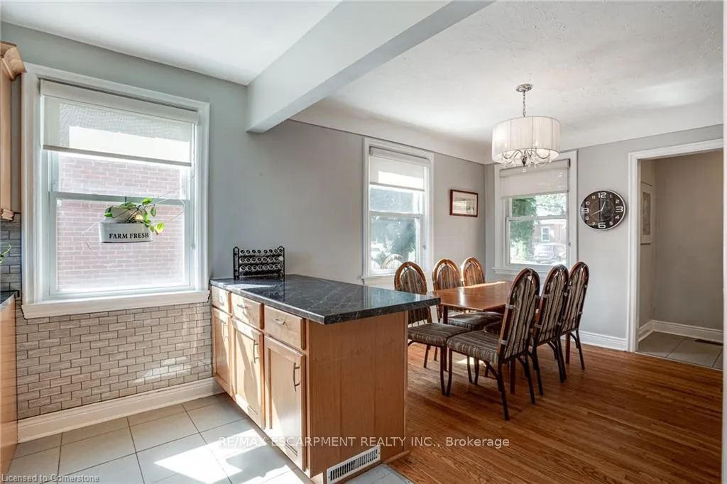 Photo 16 of 51 Ipswich Road, Hamilton, Rosedale — HOMEH