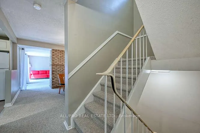Photo 5 of 56 Jackson Court, Ottawa, Kanata - Beaverbrook — HOMEH