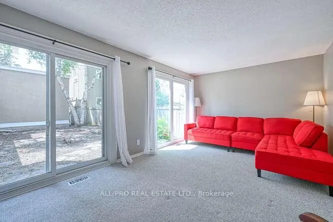 Photo 12 of 56 Jackson Court, Ottawa, Kanata - Beaverbrook — HOMEH