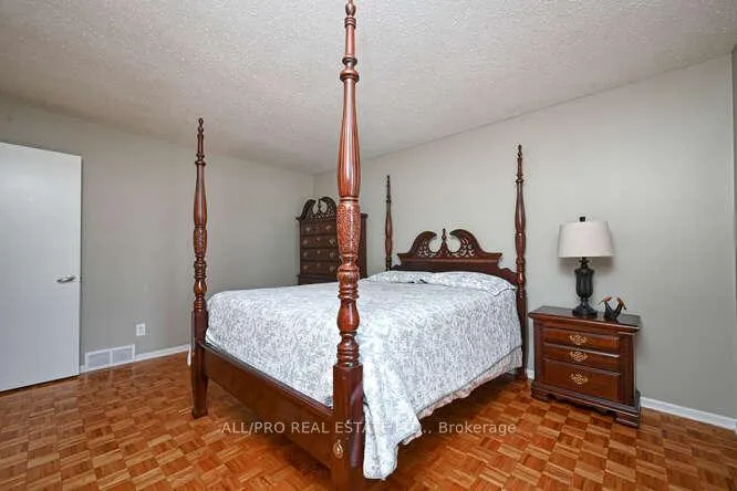 Photo 20 of 56 Jackson Court, Ottawa, Kanata - Beaverbrook — HOMEH