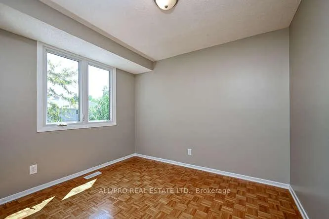 Photo 23 of 56 Jackson Court, Ottawa, Kanata - Beaverbrook — HOMEH