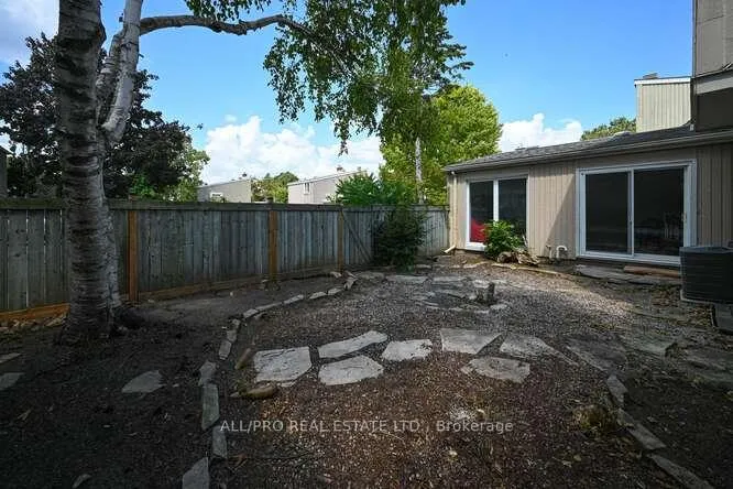 Photo 30 of 56 Jackson Court, Ottawa, Kanata - Beaverbrook — HOMEH
