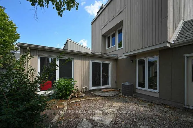 Photo 32 of 56 Jackson Court, Ottawa, Kanata - Beaverbrook — HOMEH