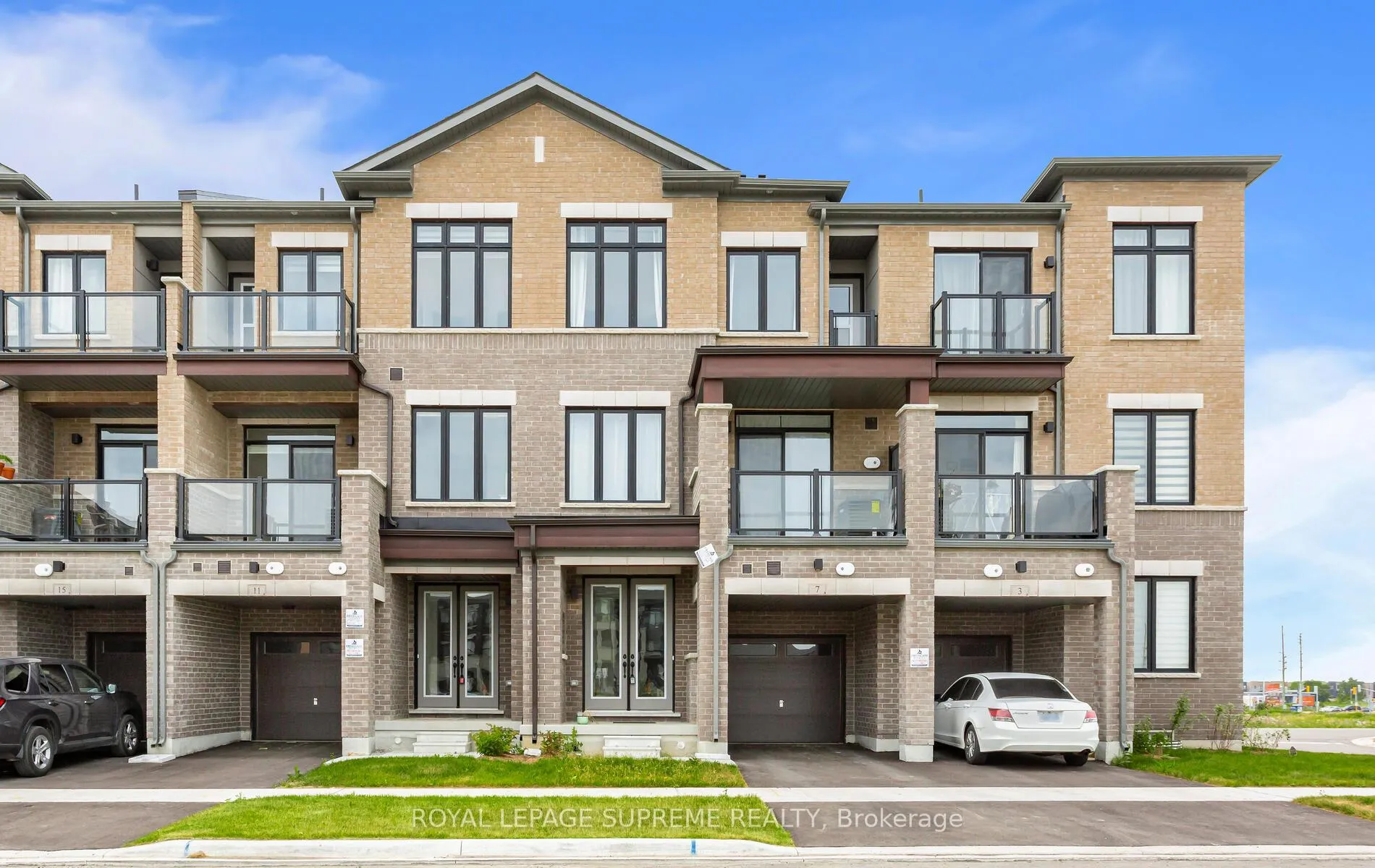 Front of 7 Tennant Circle