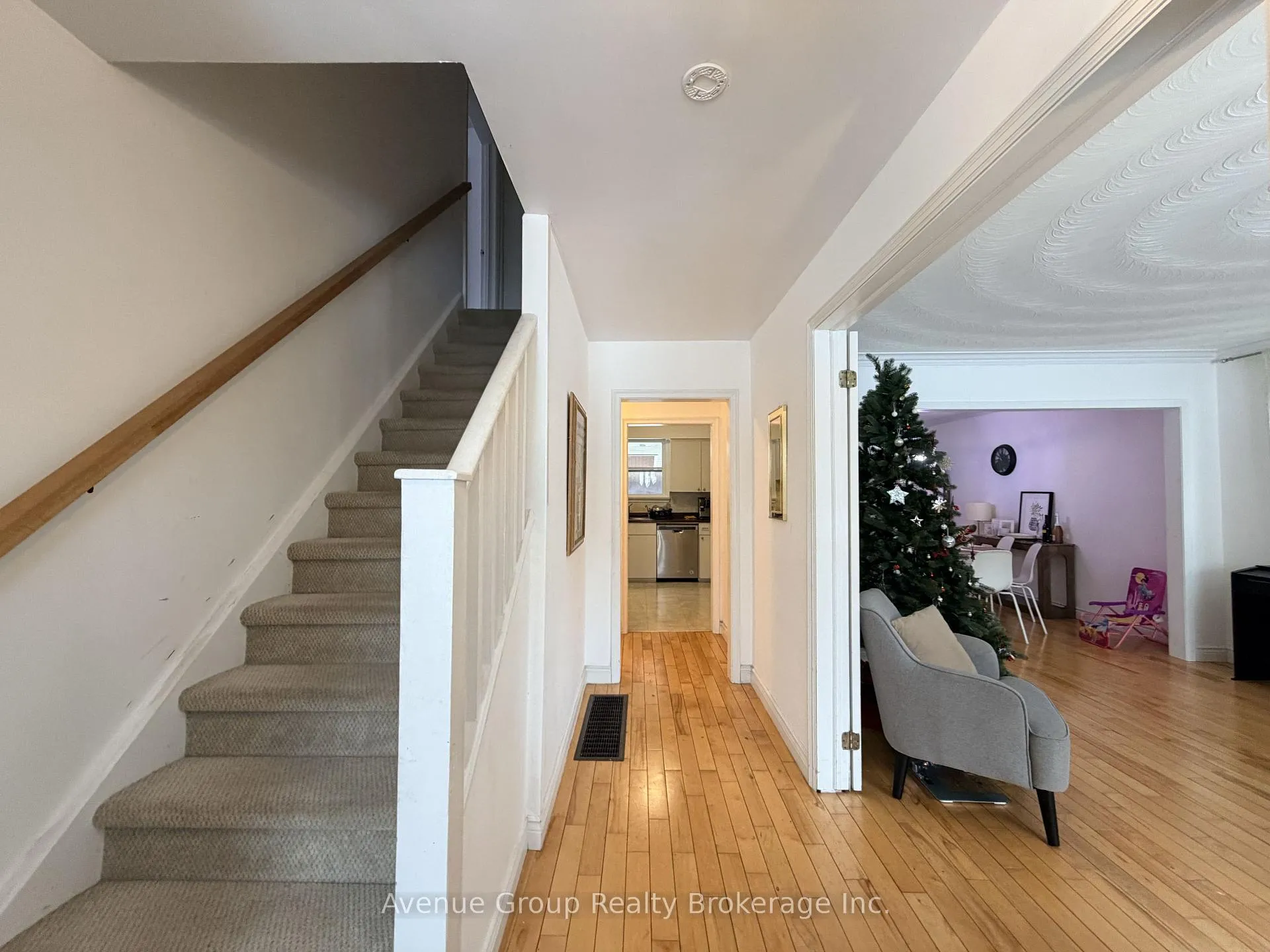 Photo 3 of Unit Upper, 106 Morgan Avenue, Markham, Thornhill — HOMEH