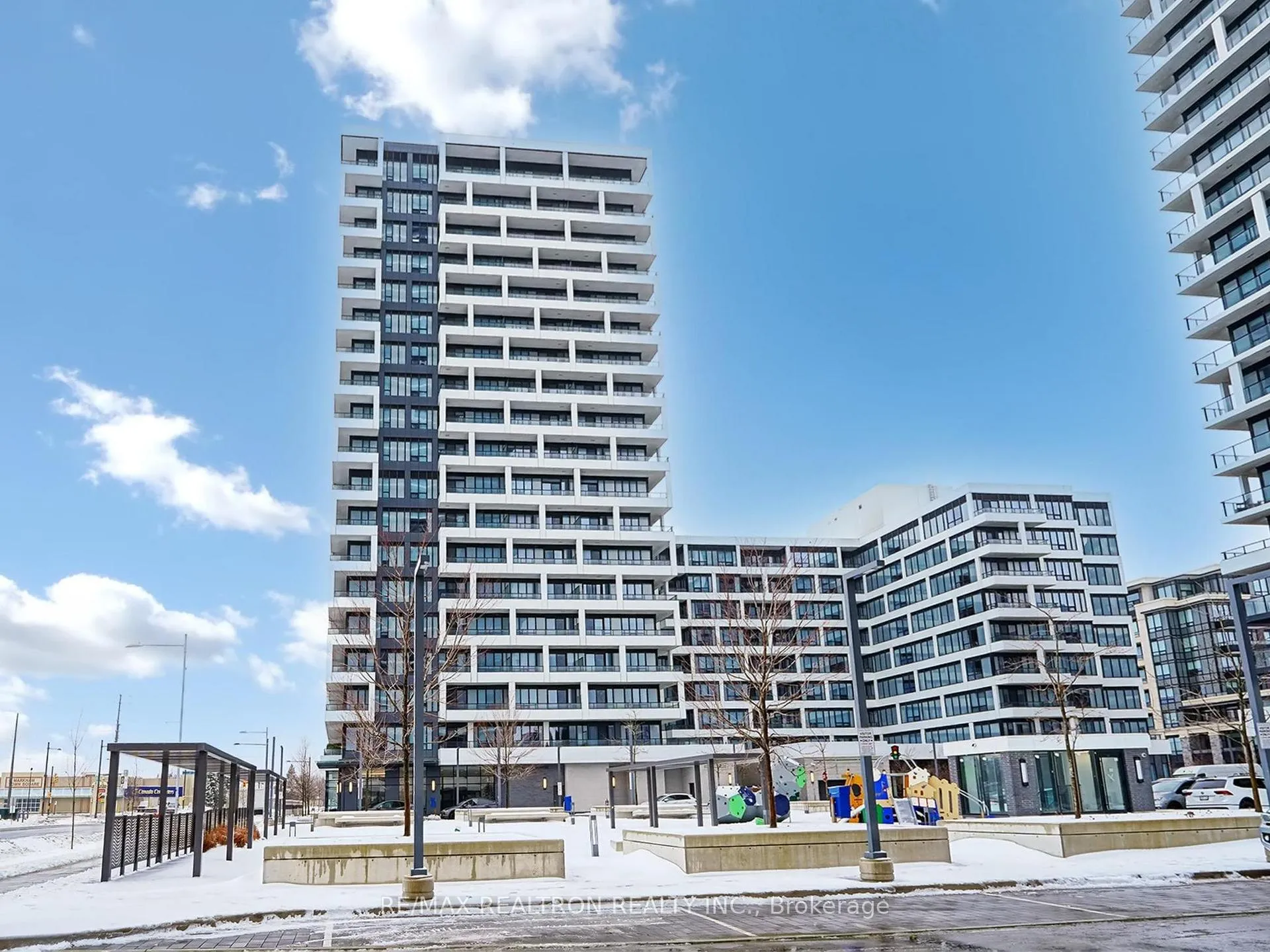 Photo 2 of Unit 1010, 38 Water Walk Drive, Markham, Unionville — HOMEH