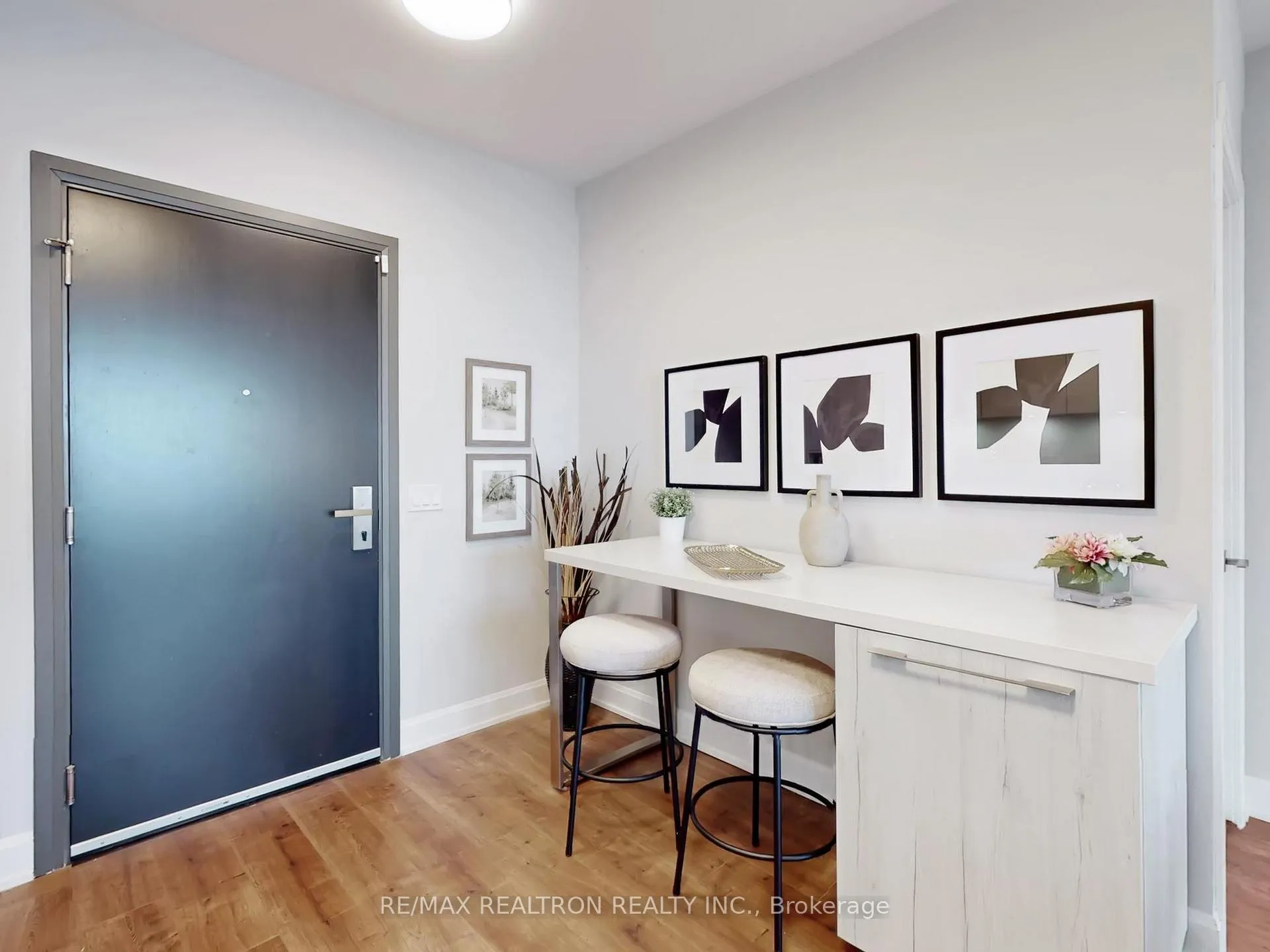 Photo 5 of Unit 1010, 38 Water Walk Drive, Markham, Unionville — HOMEH