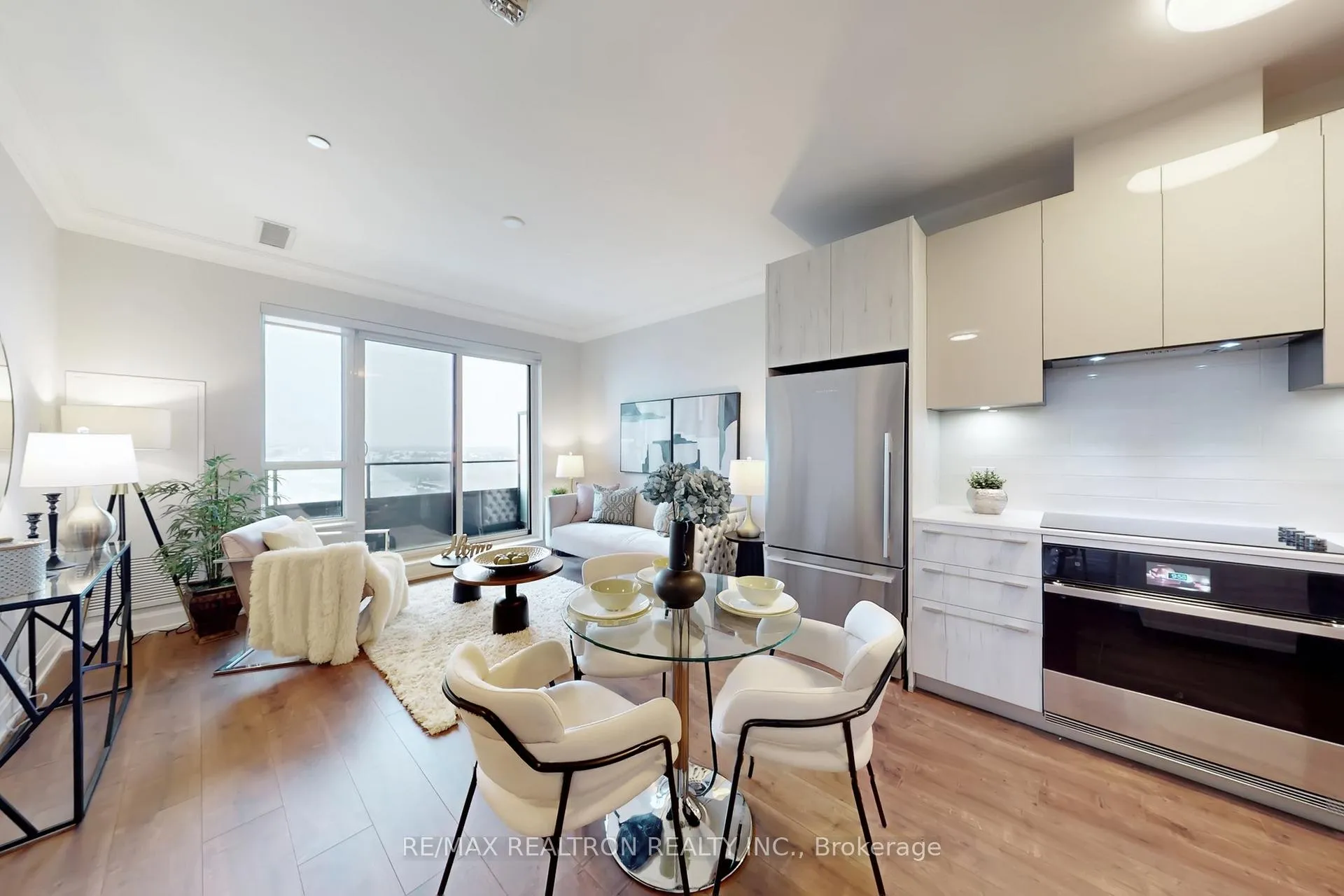 Photo 8 of Unit 1010, 38 Water Walk Drive, Markham, Unionville — HOMEH