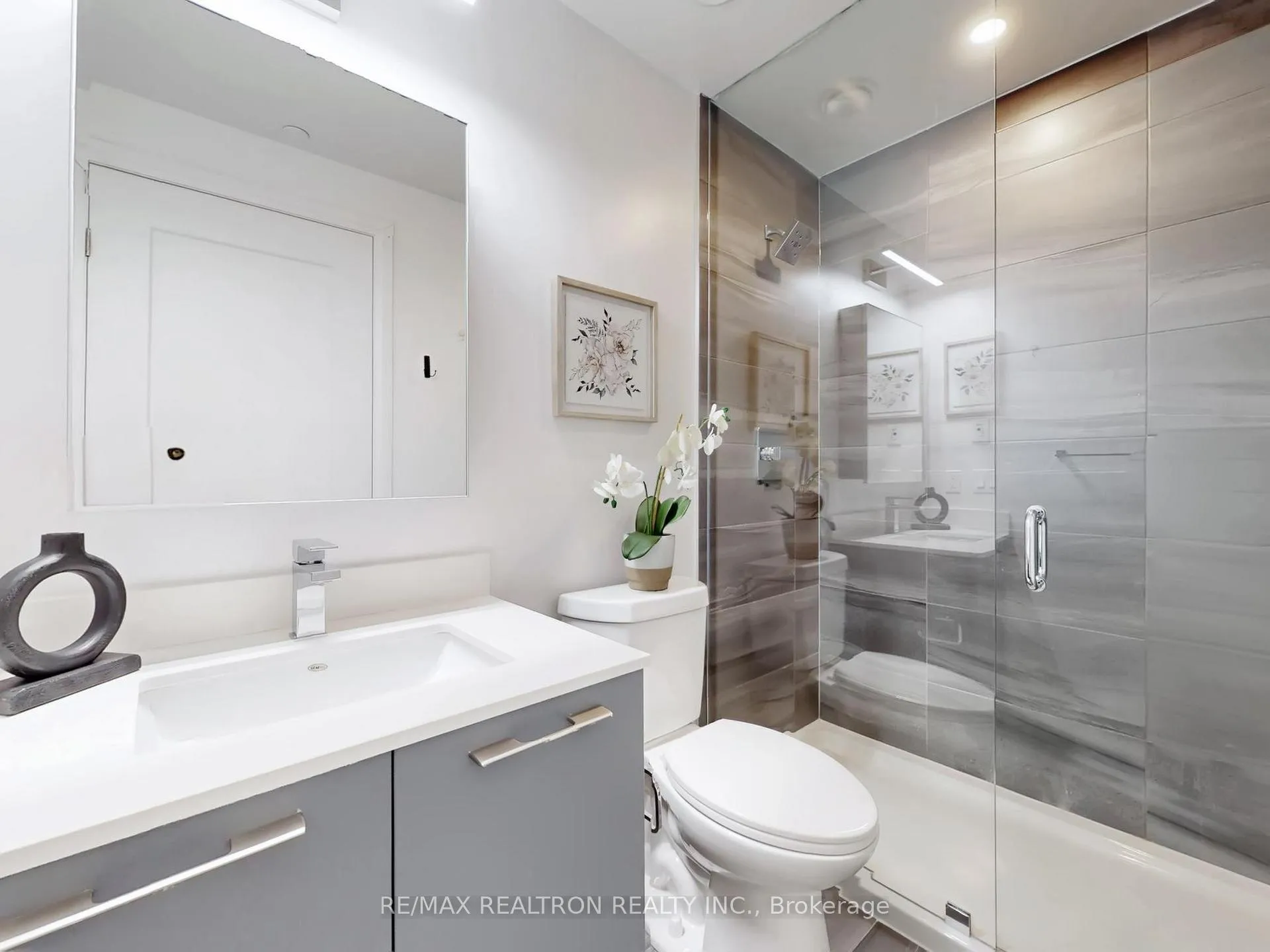 Photo 19 of Unit 1010, 38 Water Walk Drive, Markham, Unionville — HOMEH