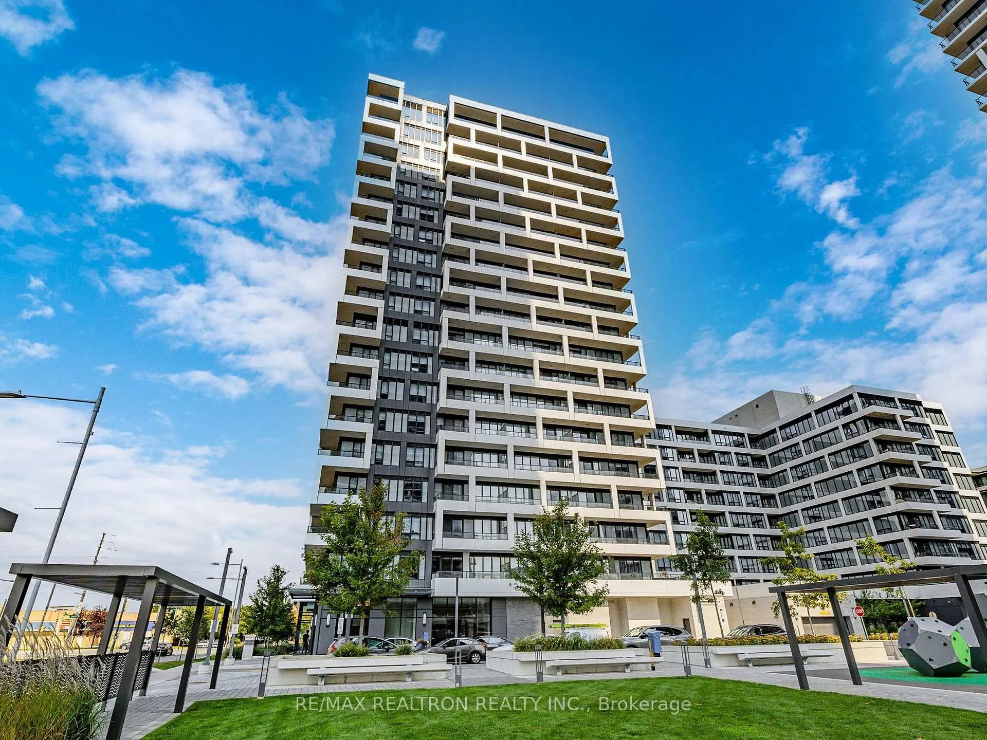 Photo 35 of Unit 1010, 38 Water Walk Drive, Markham, Unionville — HOMEH