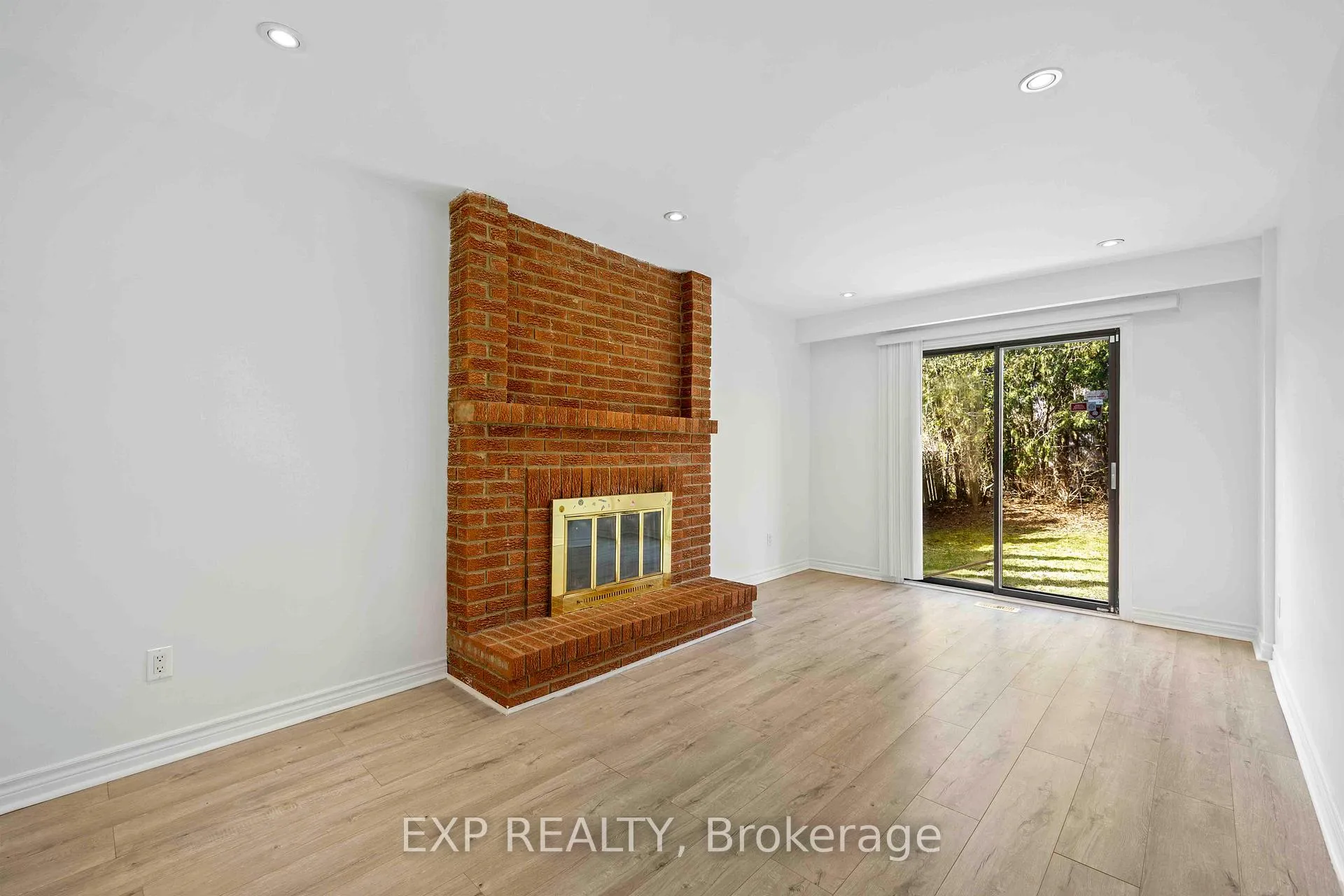 Photo 11 of 70 Gretman Crescent, Markham, Aileen-Willowbrook — HOMEH