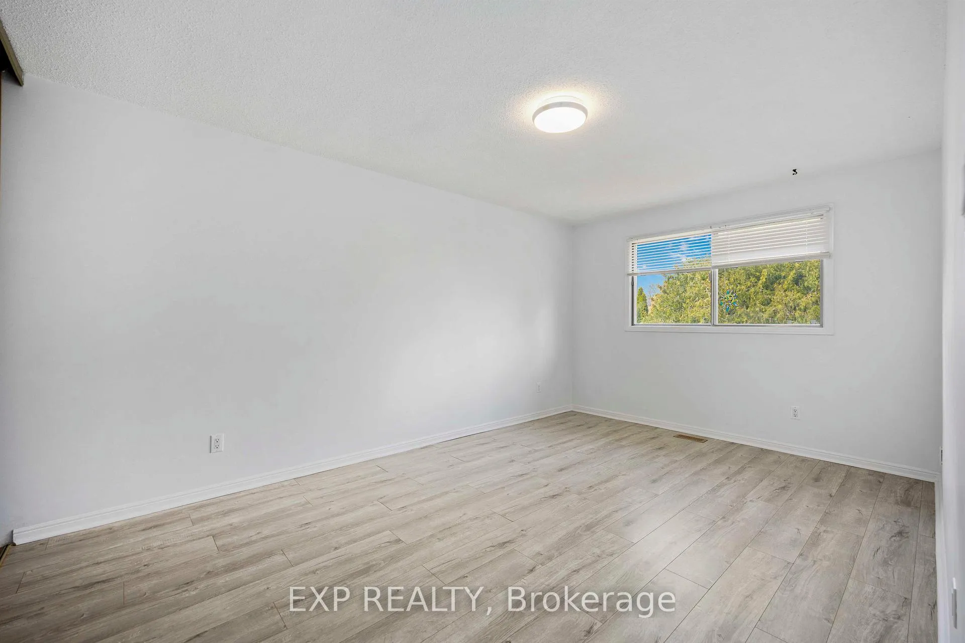 Photo 18 of 70 Gretman Crescent, Markham, Aileen-Willowbrook — HOMEH