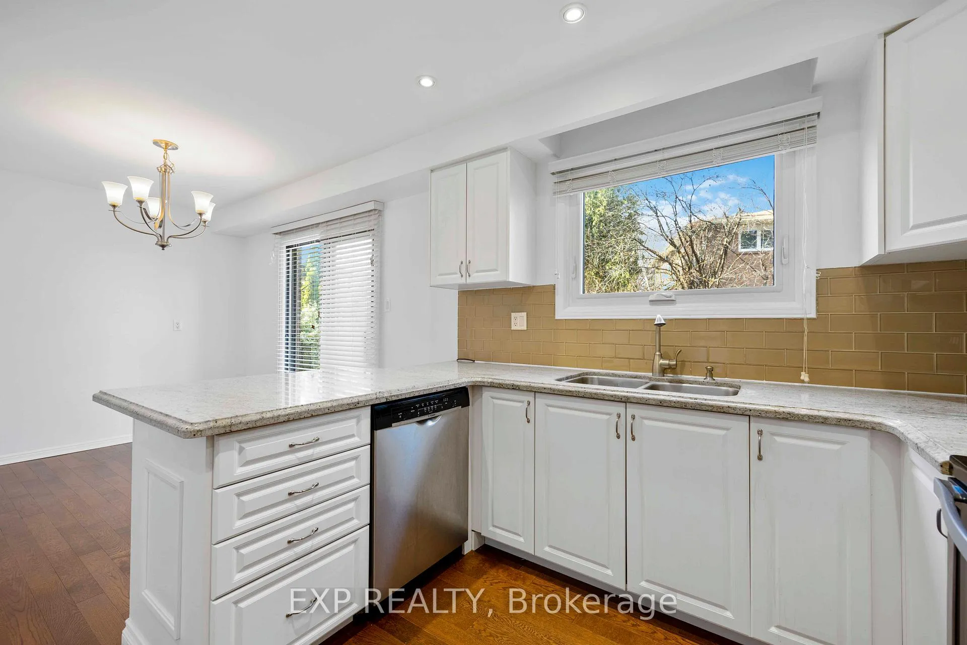 Photo 21 of 70 Gretman Crescent, Markham, Aileen-Willowbrook — HOMEH