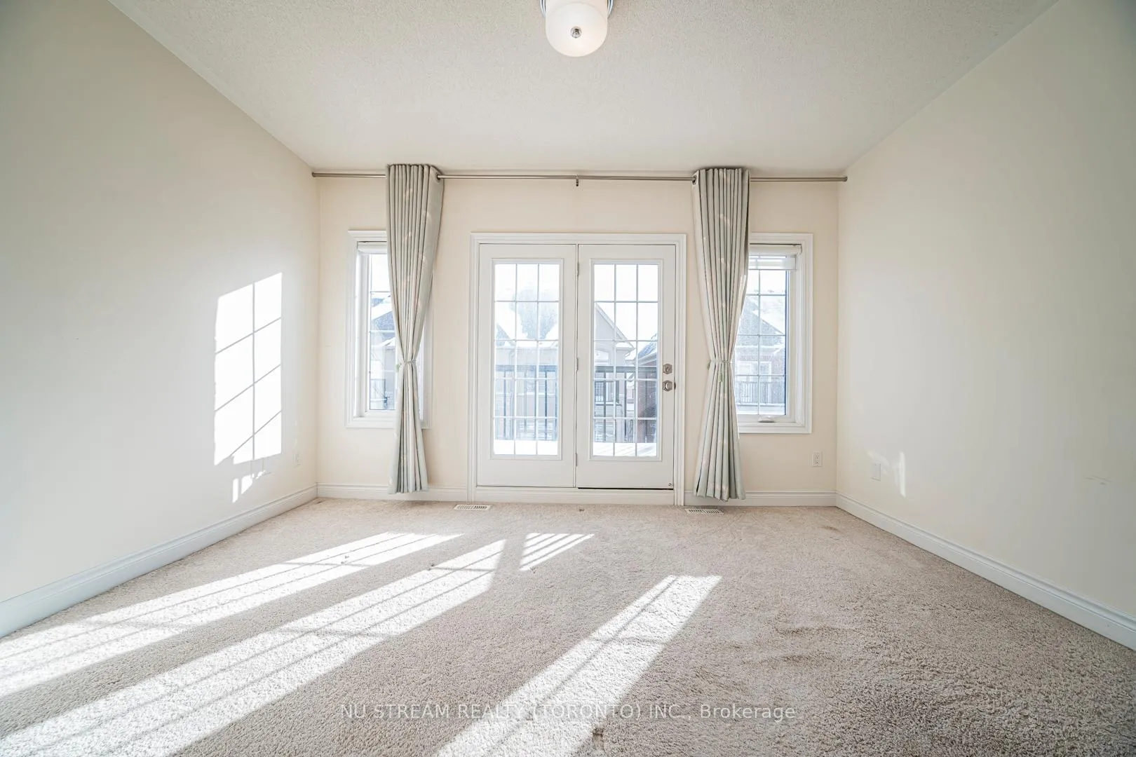 Photo 18 of 47 New Yorkton Avenue, Markham, Angus Glen — HOMEH