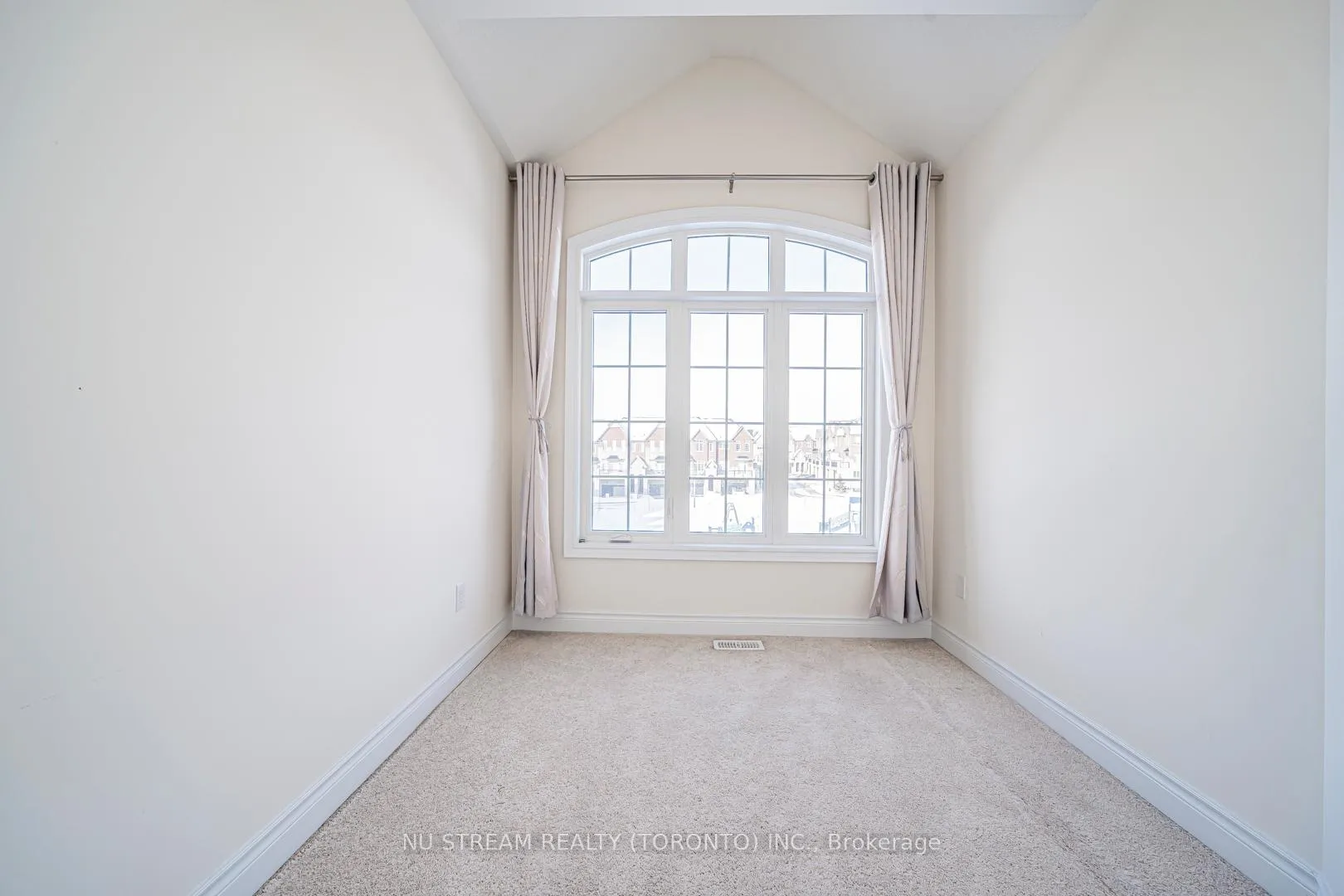 Photo 21 of 47 New Yorkton Avenue, Markham, Angus Glen — HOMEH
