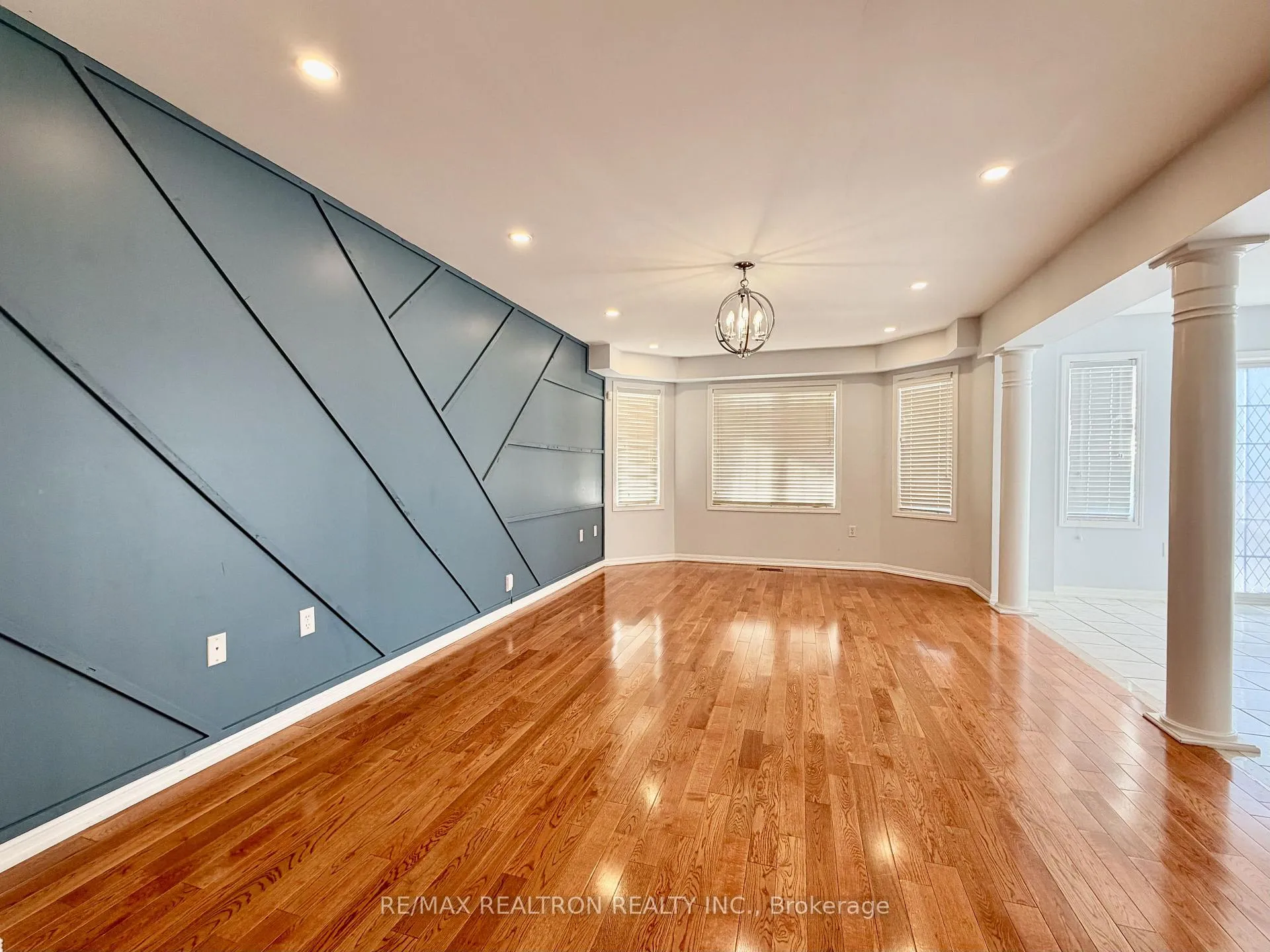 Photo 6 of 8 Holman Court, Whitby, Williamsburg — HOMEH